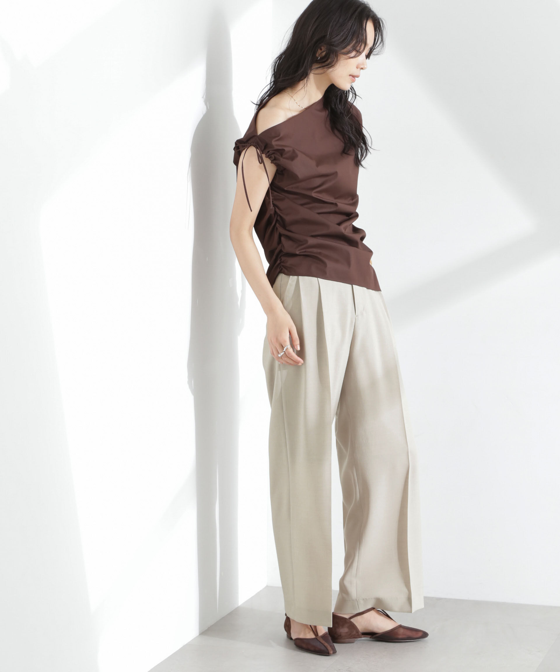 nano･universe「メランジドライ ベルト付きタックワイドパンツ(セットアップ可)」|チノ|