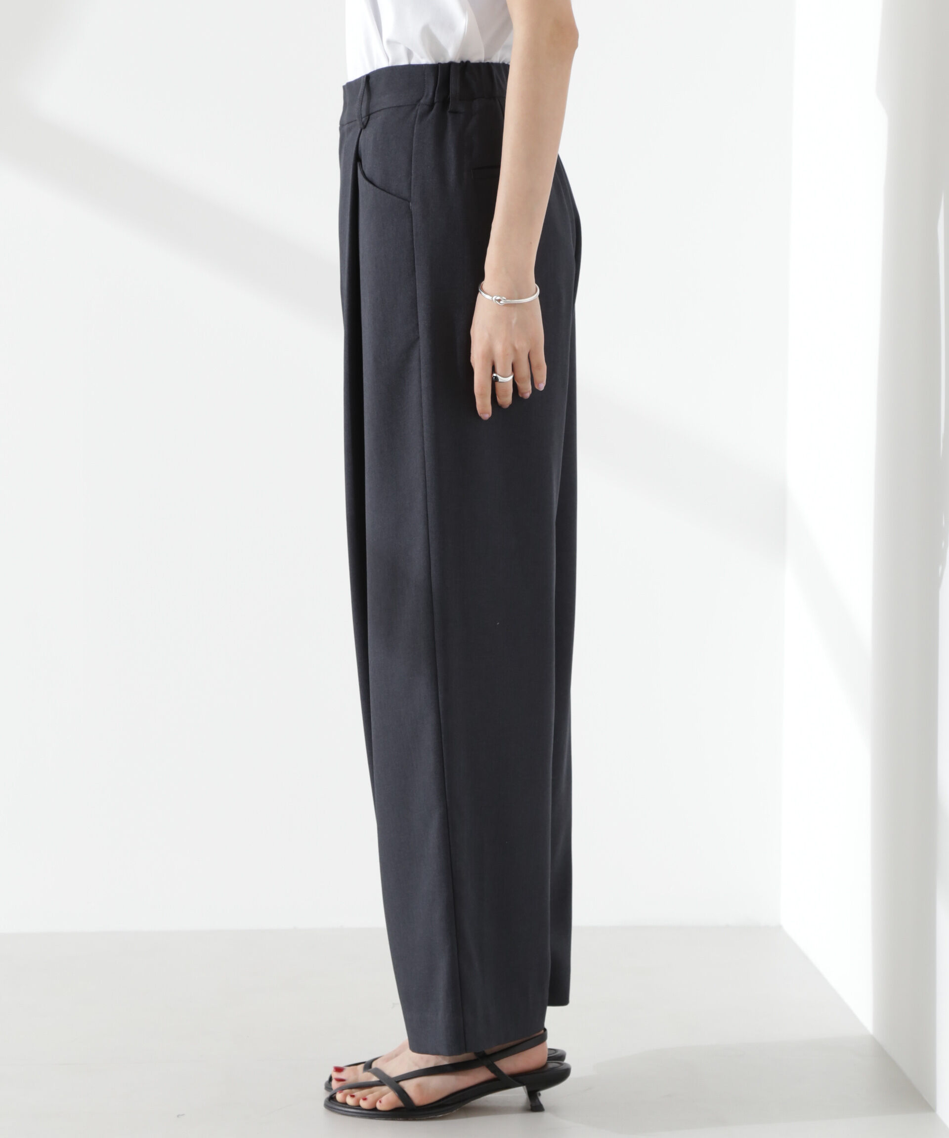 nano･universe「クリスピーツイルタックワイドパンツ(セットアップ可)」|チノ|