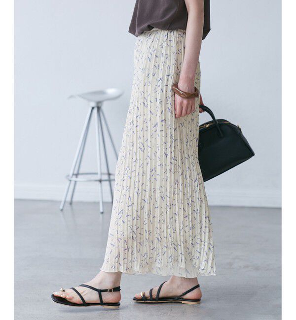 Rope&rsquo;Picnic「ガーデンフラワープリーツパンツ/リンクコーデ」|チノ|