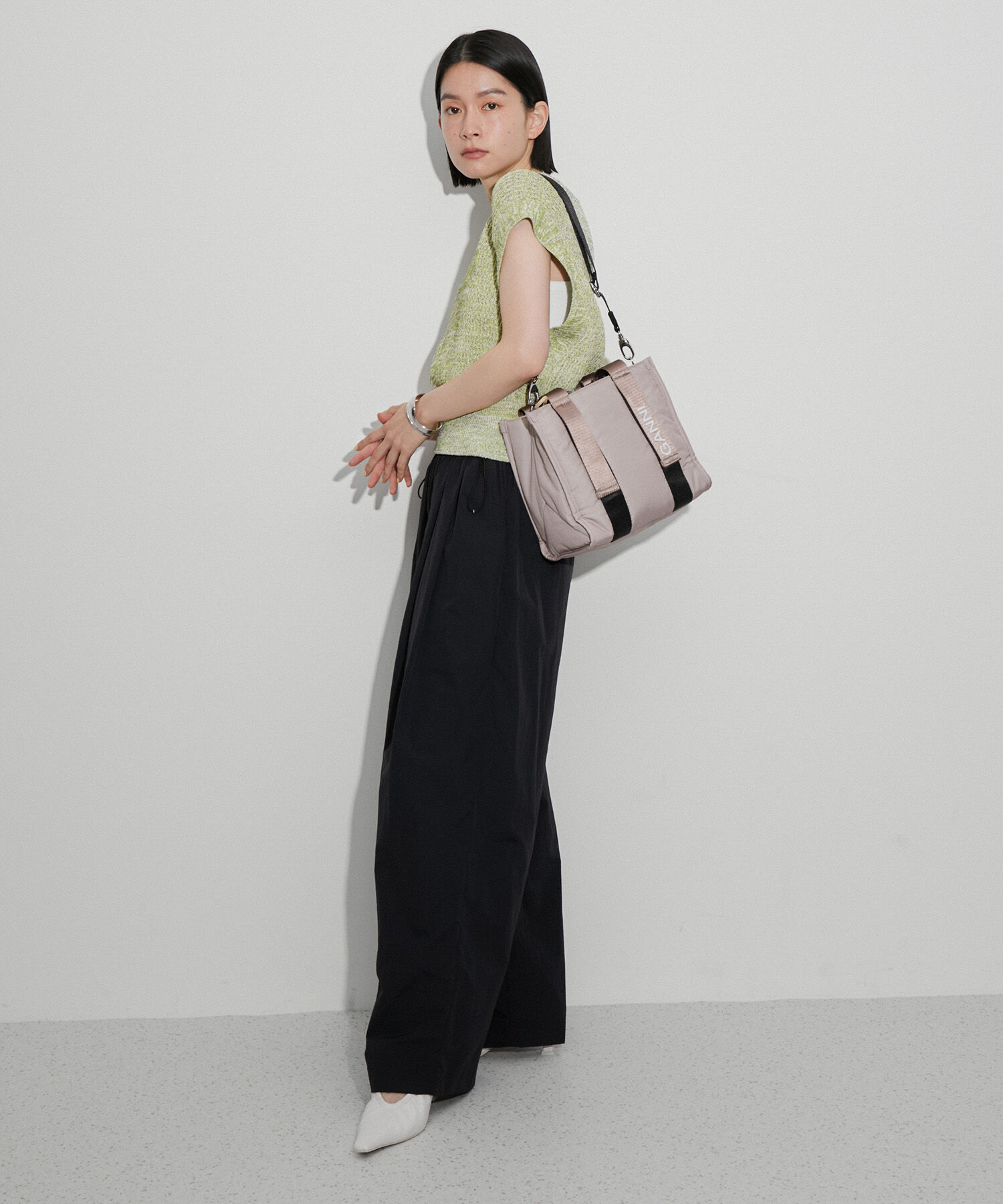 ADAM ET ROPE'「【サステナブル・洗える】ペーパーヤーンミックスニットベスト」|ベスト・ジレ|