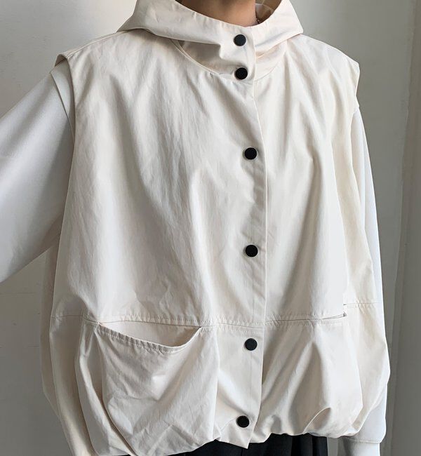  「【WEB限定】裾バルーンフーディーノースリブルゾン」|ベスト・ジレ|