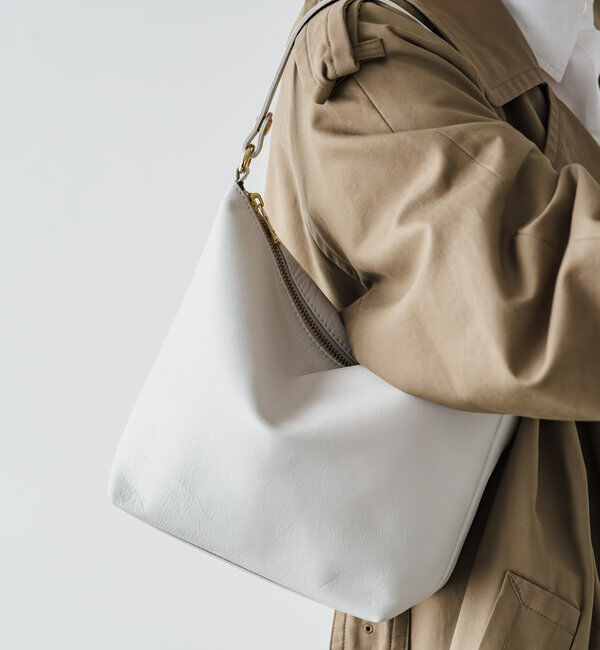  「《3/4～価格改定》ソフトレザーシンプルショルダーバッグ 」|ショルダー・メッセンジャー|