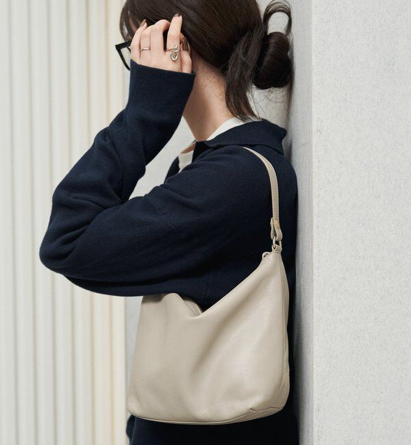  「《3/4～価格改定》ソフトレザーシンプルショルダーバッグ 」|ショルダー・メッセンジャー|