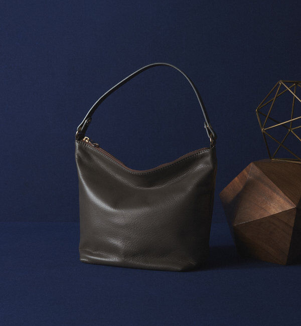  「《3/4～価格改定》ソフトレザーシンプルショルダーバッグ 」|ショルダー・メッセンジャー|