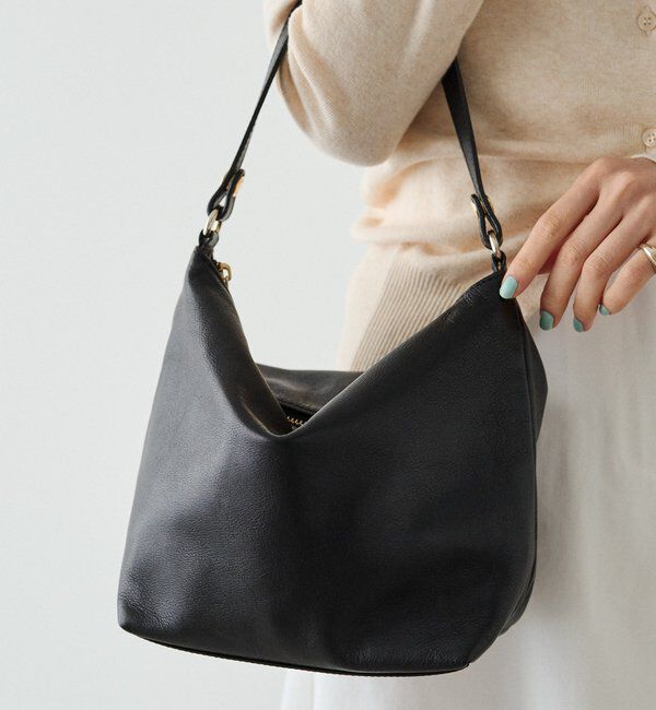  「《3/4～価格改定》ソフトレザーシンプルショルダーバッグ 」|ショルダー・メッセンジャー|