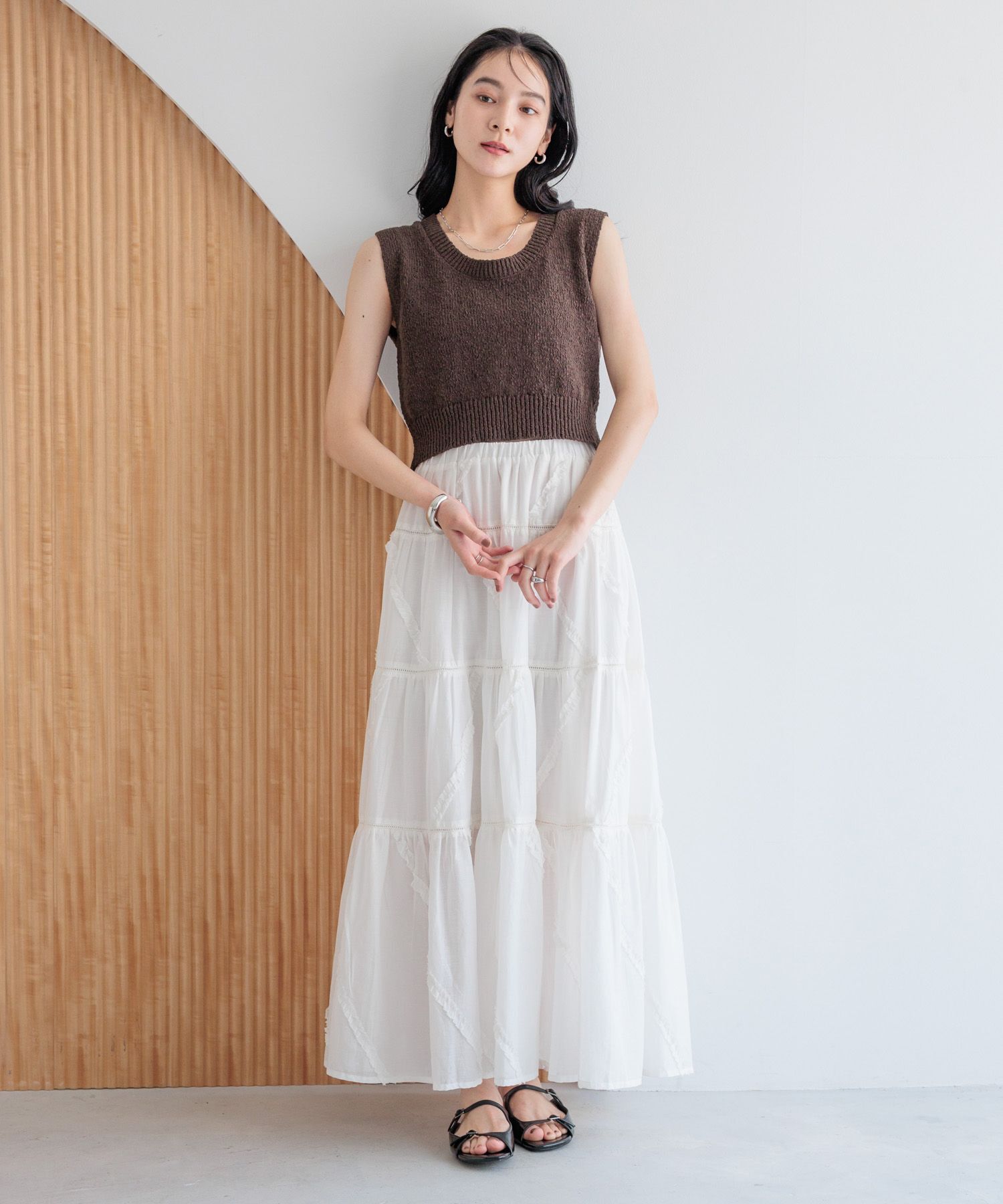 LOWRYS FARM「スラブバックボタンベスト」|ニット・セーター|