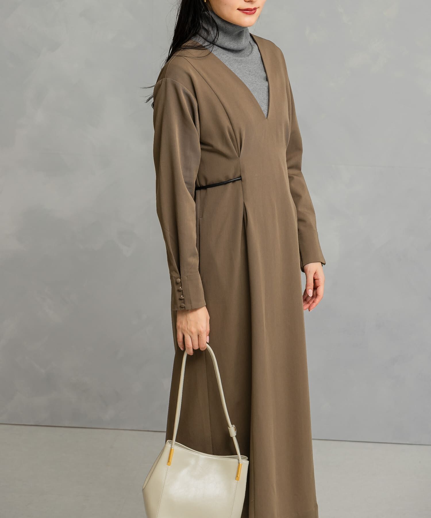 URBAN RESEARCH ROSSO「Vネックベルト付ストレートワンピース」|ワンピース|