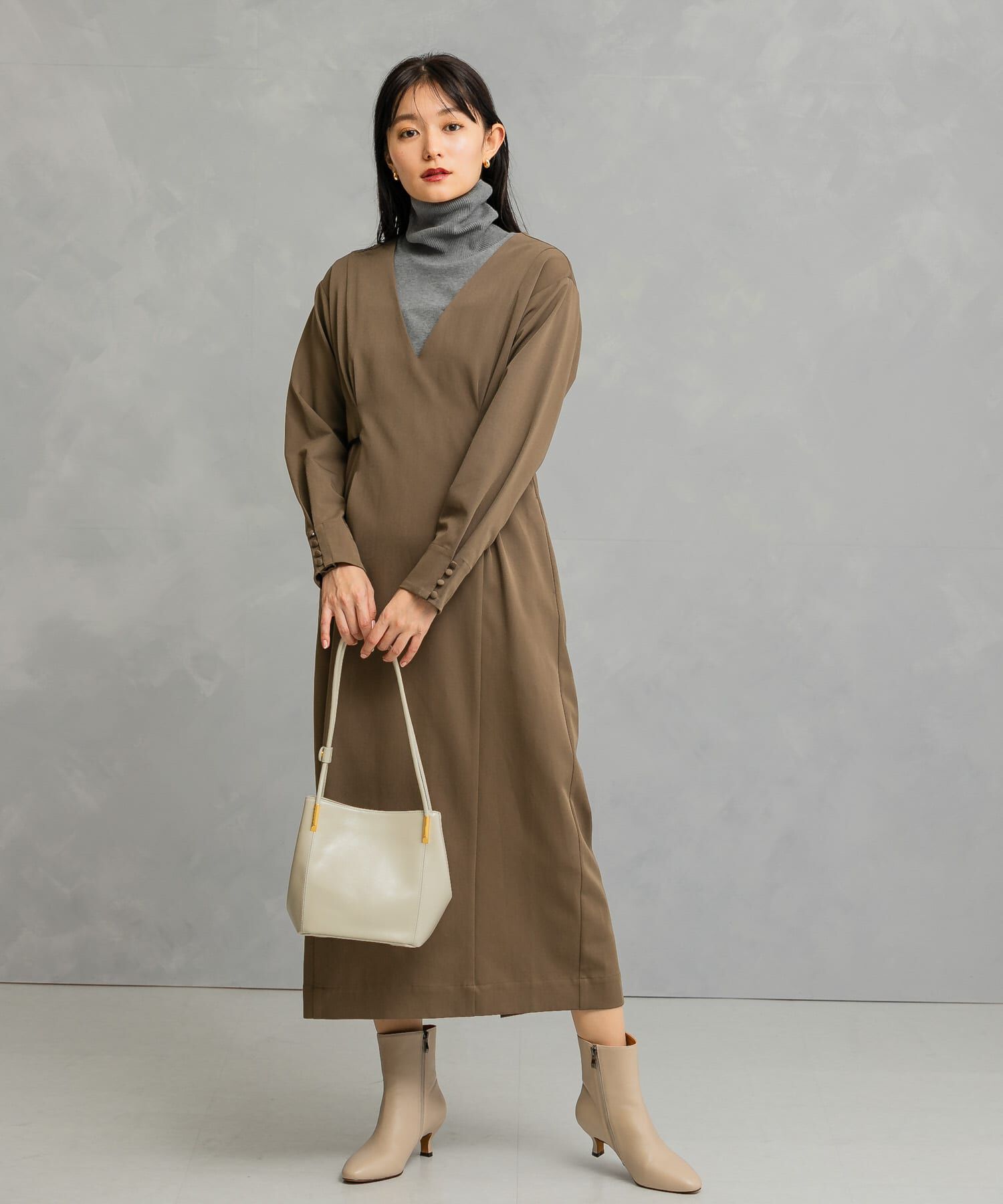 URBAN RESEARCH ROSSO「Vネックベルト付ストレートワンピース」|ワンピース|