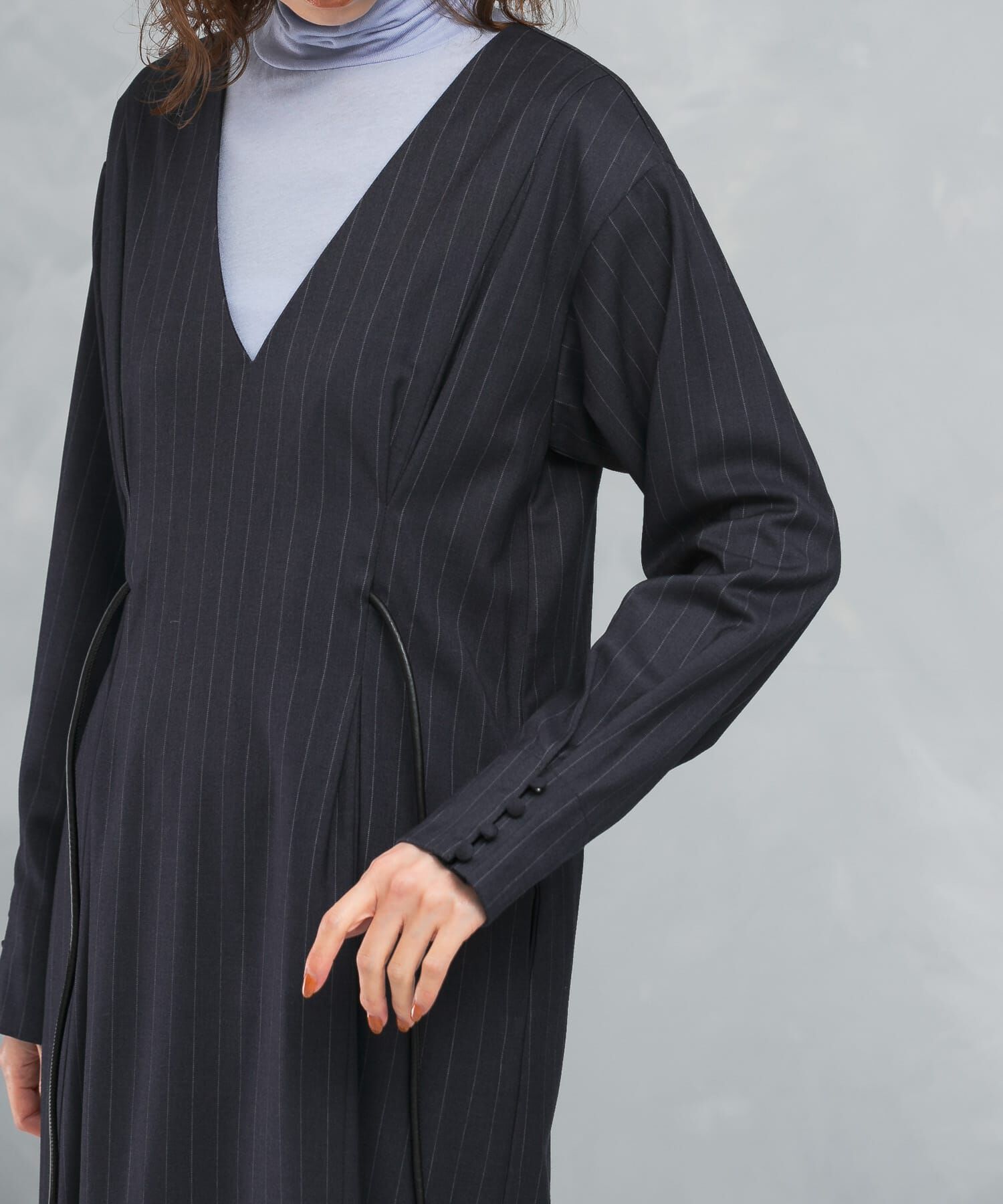 URBAN RESEARCH ROSSO「Vネックベルト付ストレートワンピース」|ワンピース|