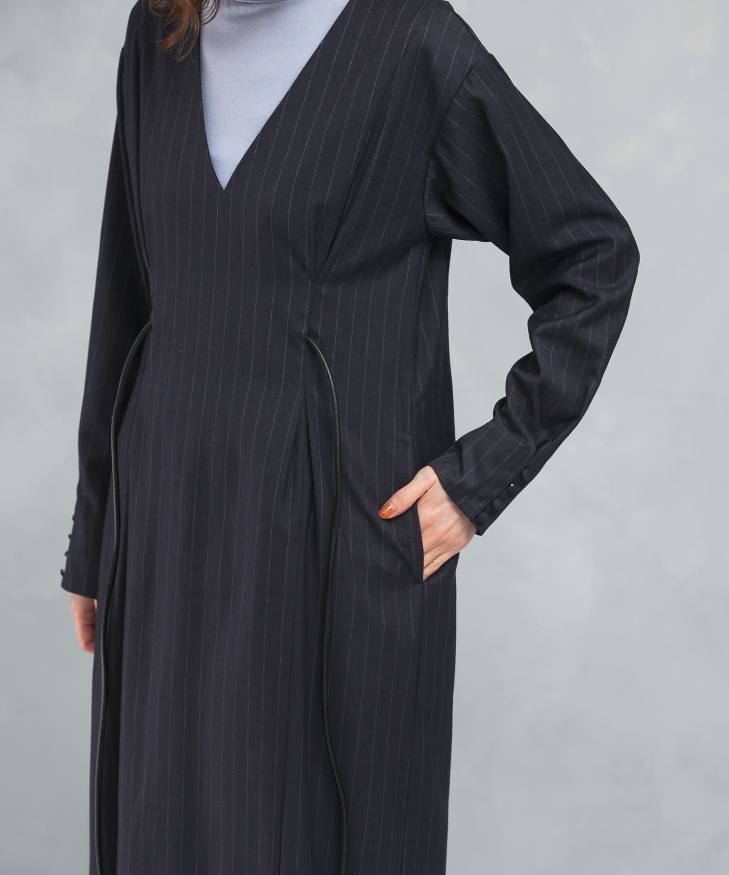 URBAN RESEARCH ROSSO「Vネックベルト付ストレートワンピース」|ワンピース|