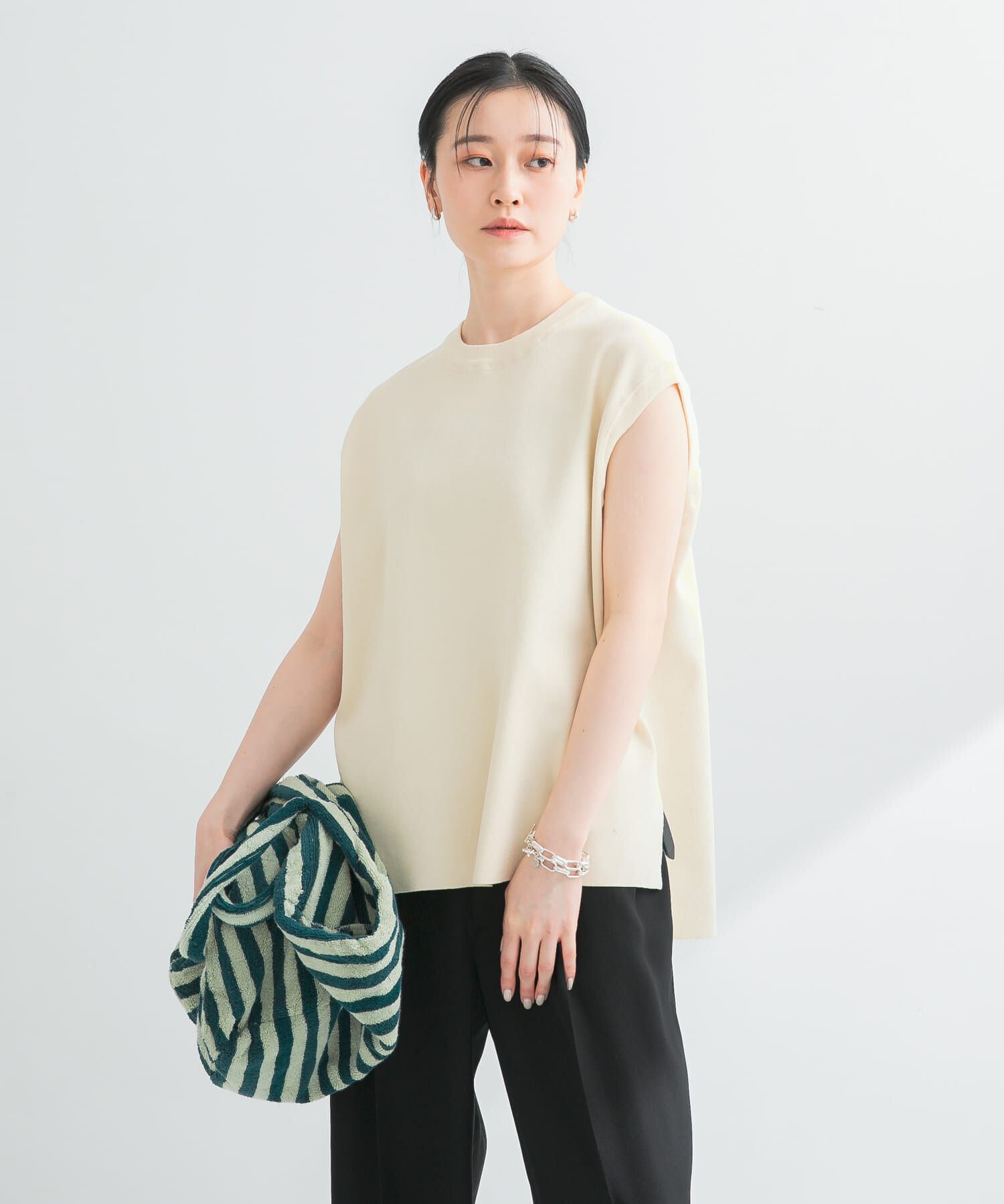 URBAN RESEARCH「フレンチスリーブチュニックニット」|ベスト・ジレ|