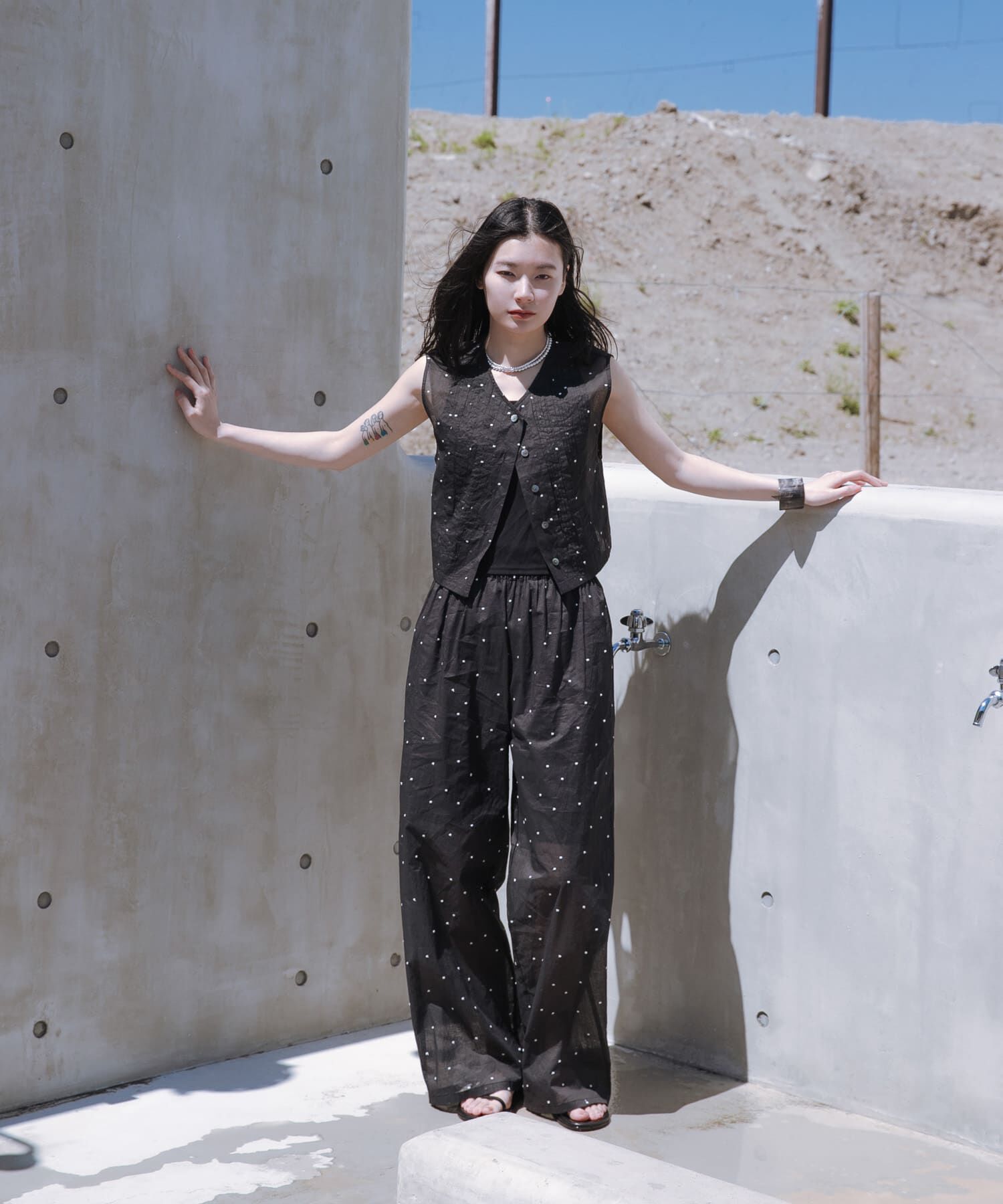 URBAN RESEARCH「new basic　オーガンジードットピンタックベスト」|ベスト・ジレ|