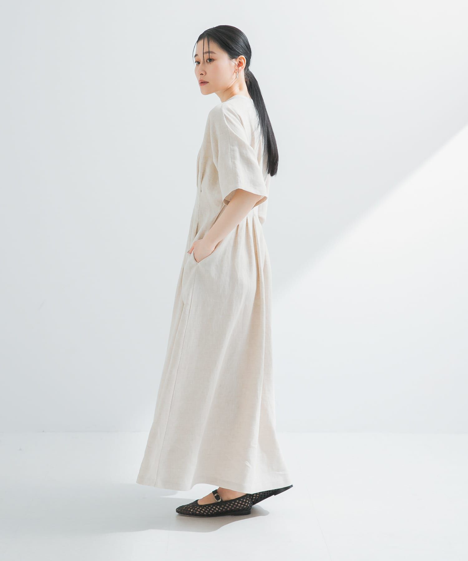 URBAN RESEARCH「『2サイズ展開』タックデザインリネンワンピース」|ワンピース|