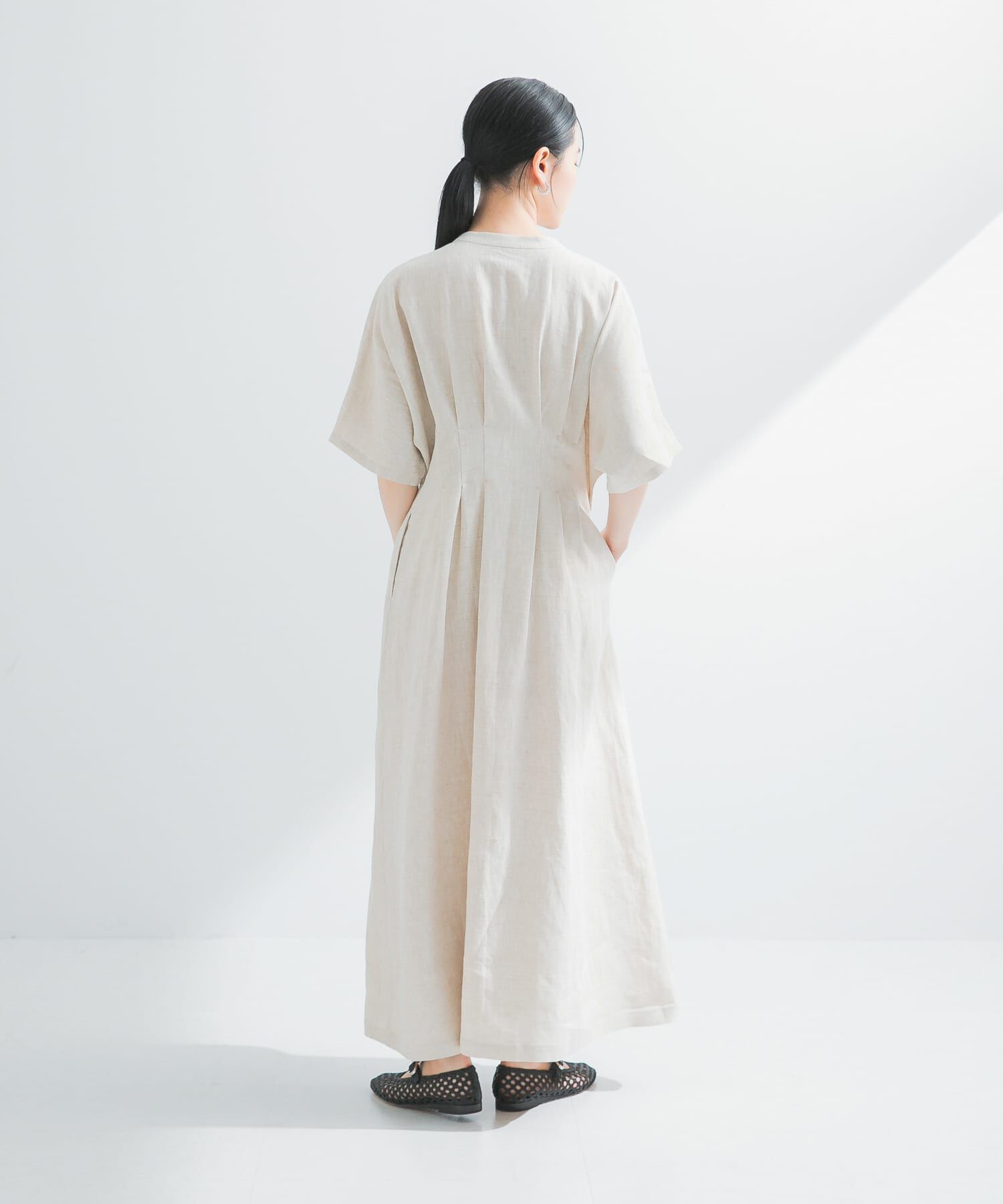 URBAN RESEARCH「『2サイズ展開』タックデザインリネンワンピース」|ワンピース|