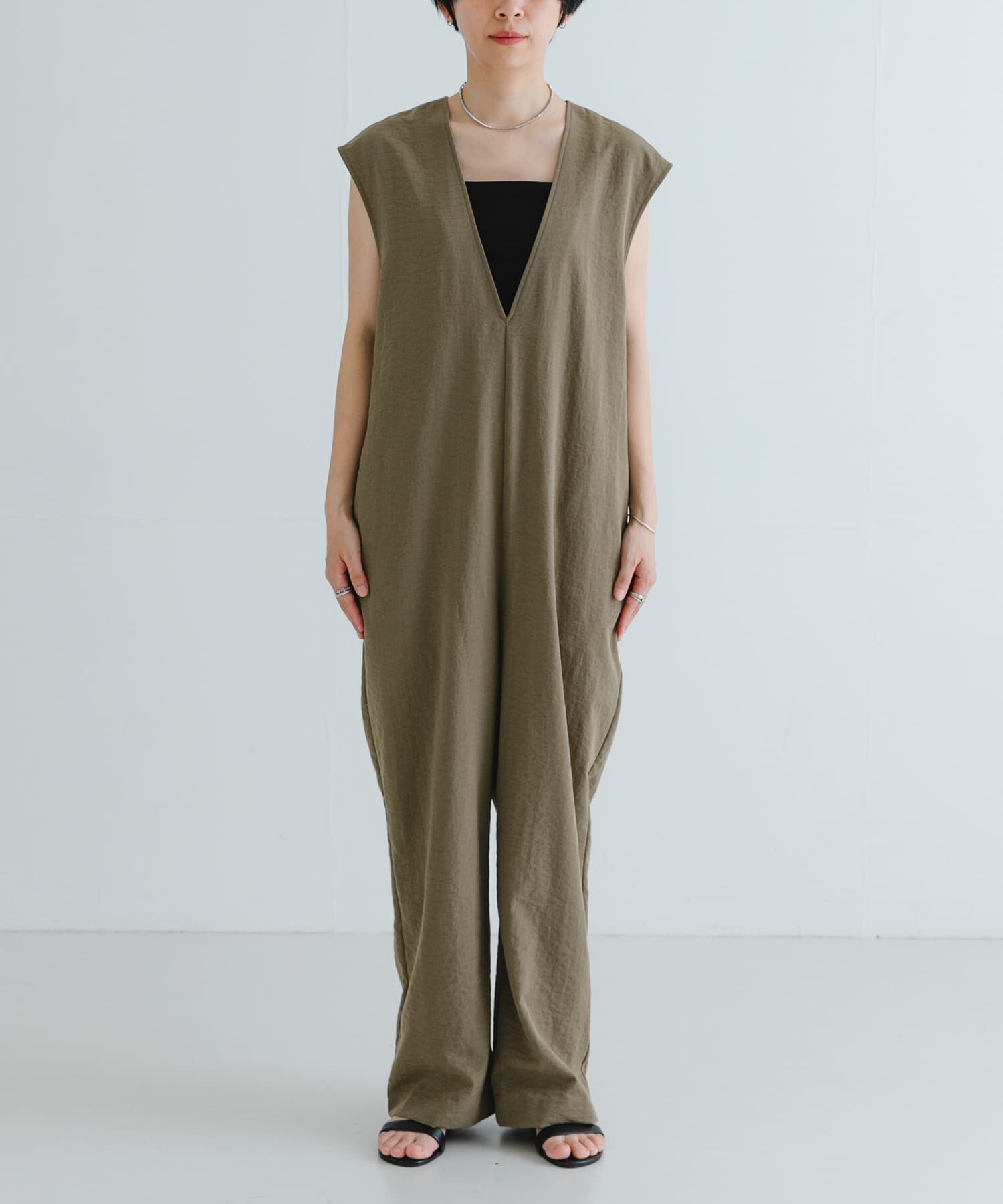 URBAN RESEARCH「『2サイズ展開』リネンライク深Vネックオールインワン」|スカート|