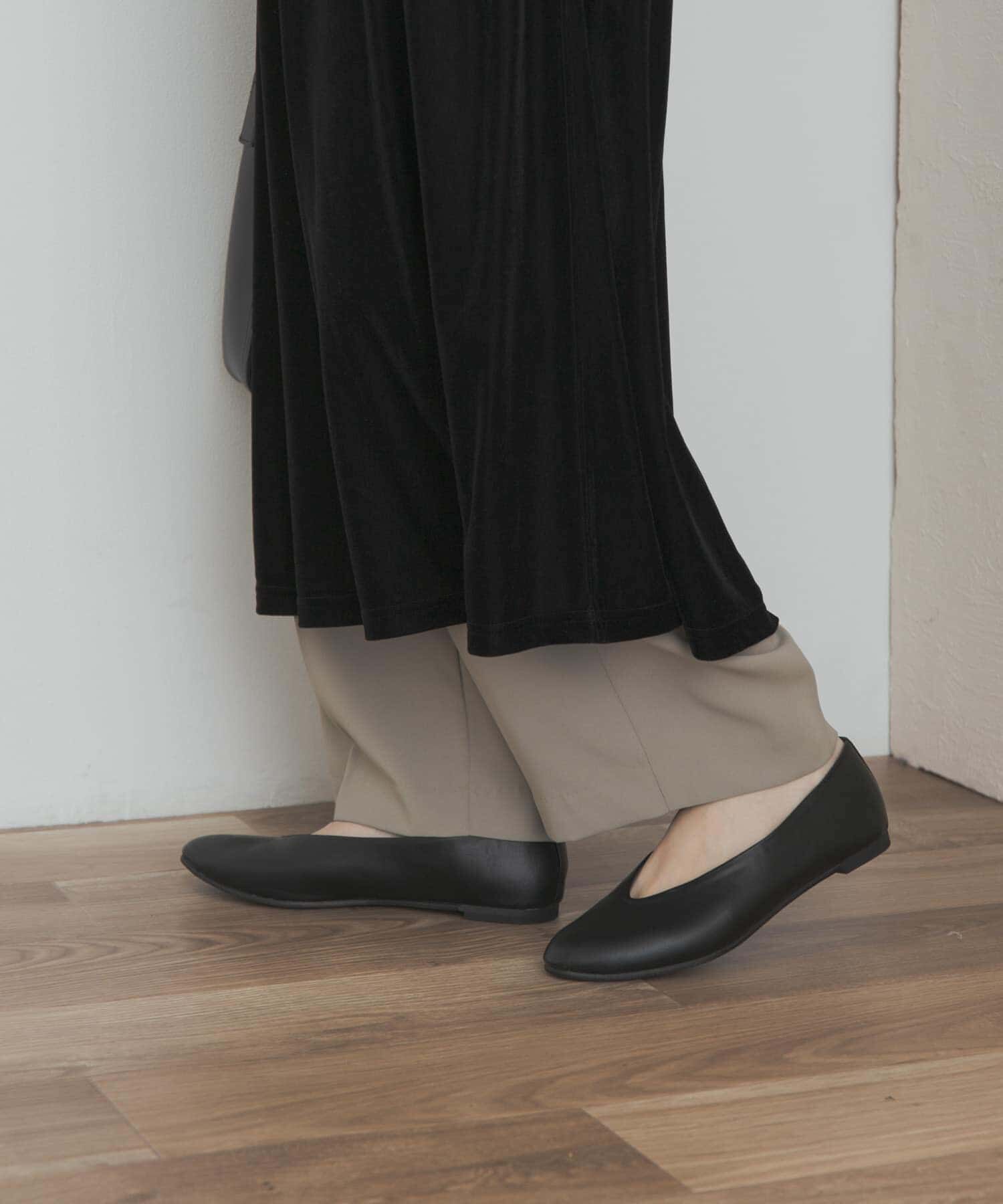 URBAN RESEARCH DOORS「Vカットパンプス」|パンプス|