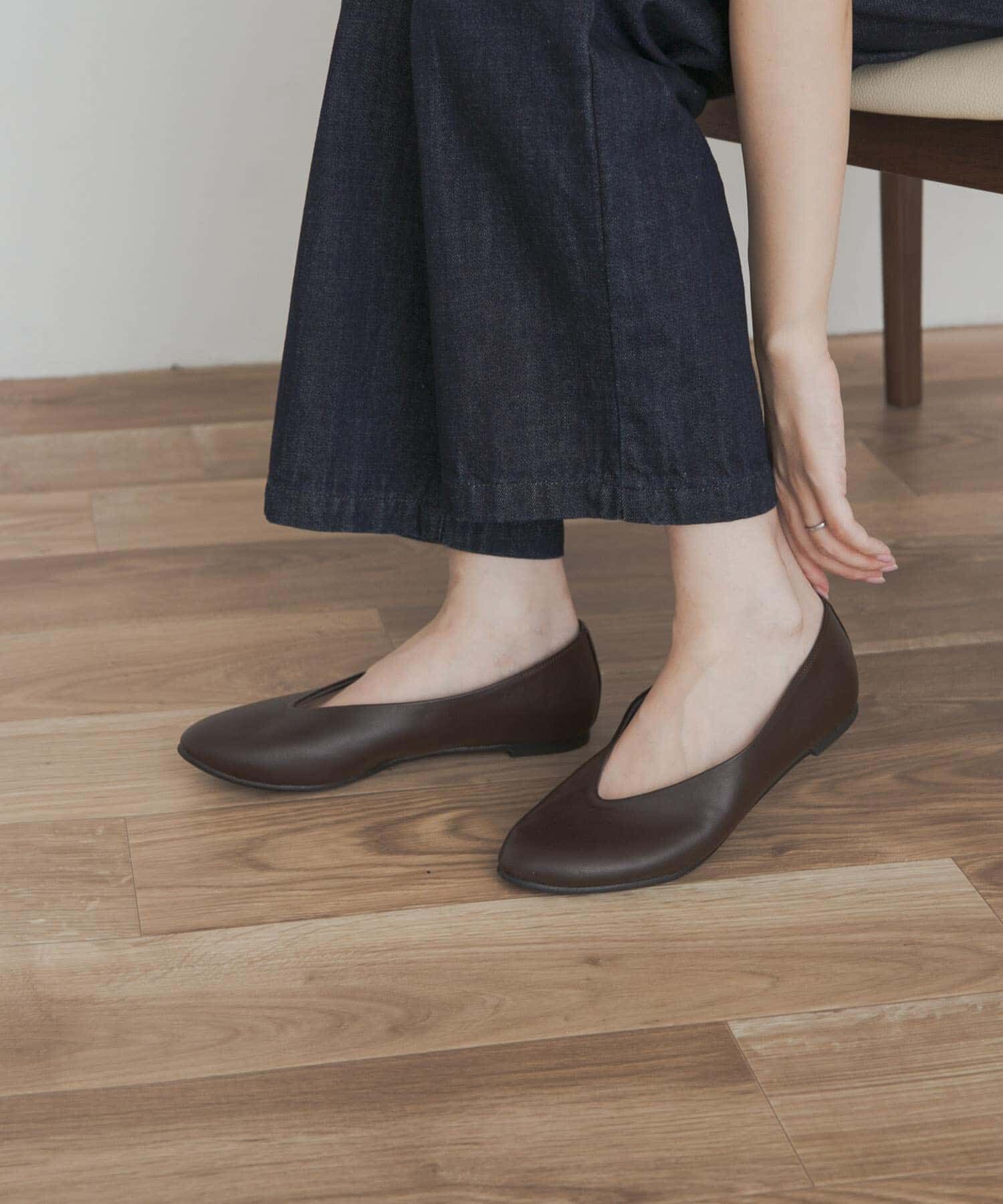 URBAN RESEARCH DOORS「Vカットパンプス」|パンプス|