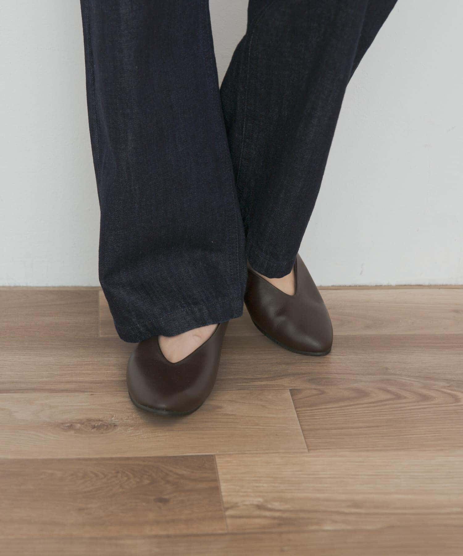 URBAN RESEARCH DOORS「Vカットパンプス」|パンプス|