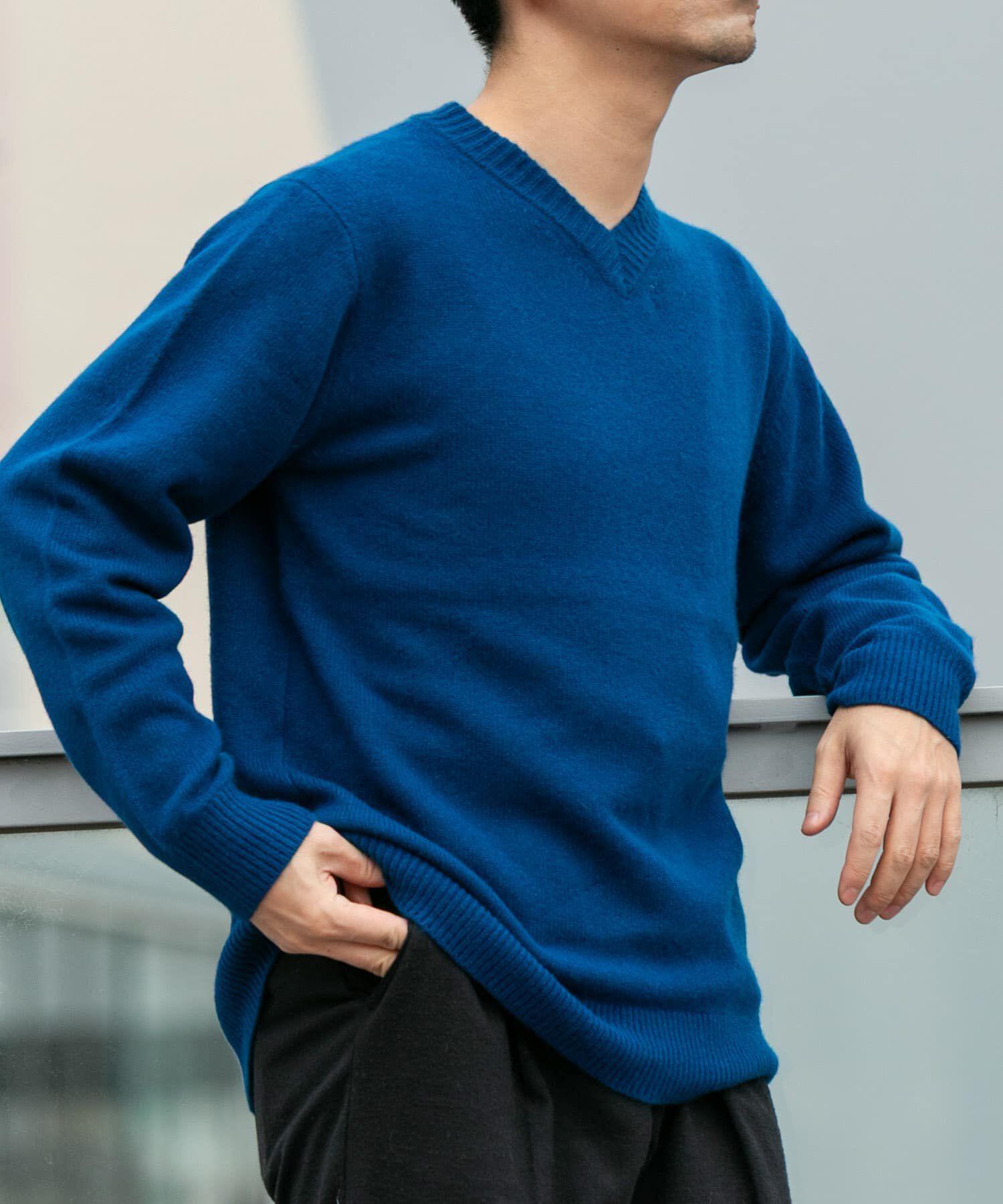 URBAN RESEARCH ROSSO「『XLサイズあり』ハミルトンラムズウールVネックニット」|ニット・セーター|ブルー