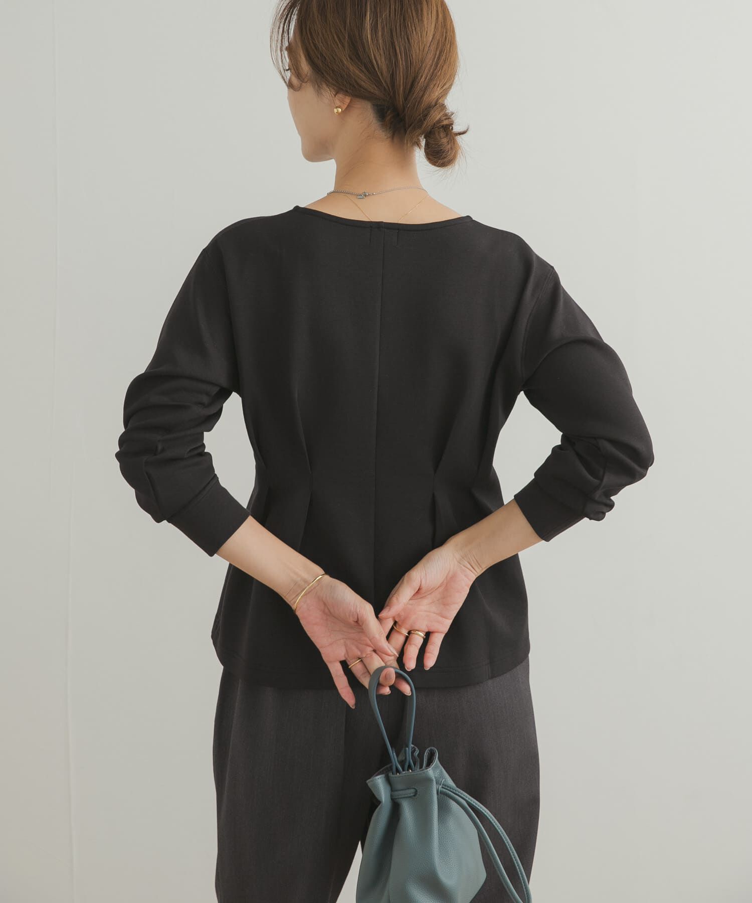 URBAN RESEARCH DOORS「ライトダンボールウエストタックプルオーバー」|Tシャツ・カットソー|