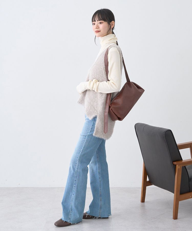 earth music&ecology「フェザーUネックニットベスト」|ベスト・ジレ|