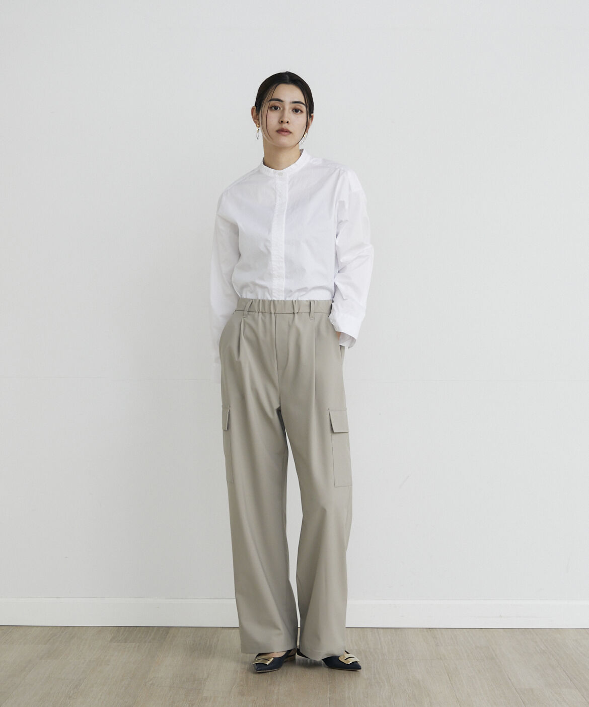 INED「ショート丈バンドカラーシャツ」|シャツ・ブラウス|