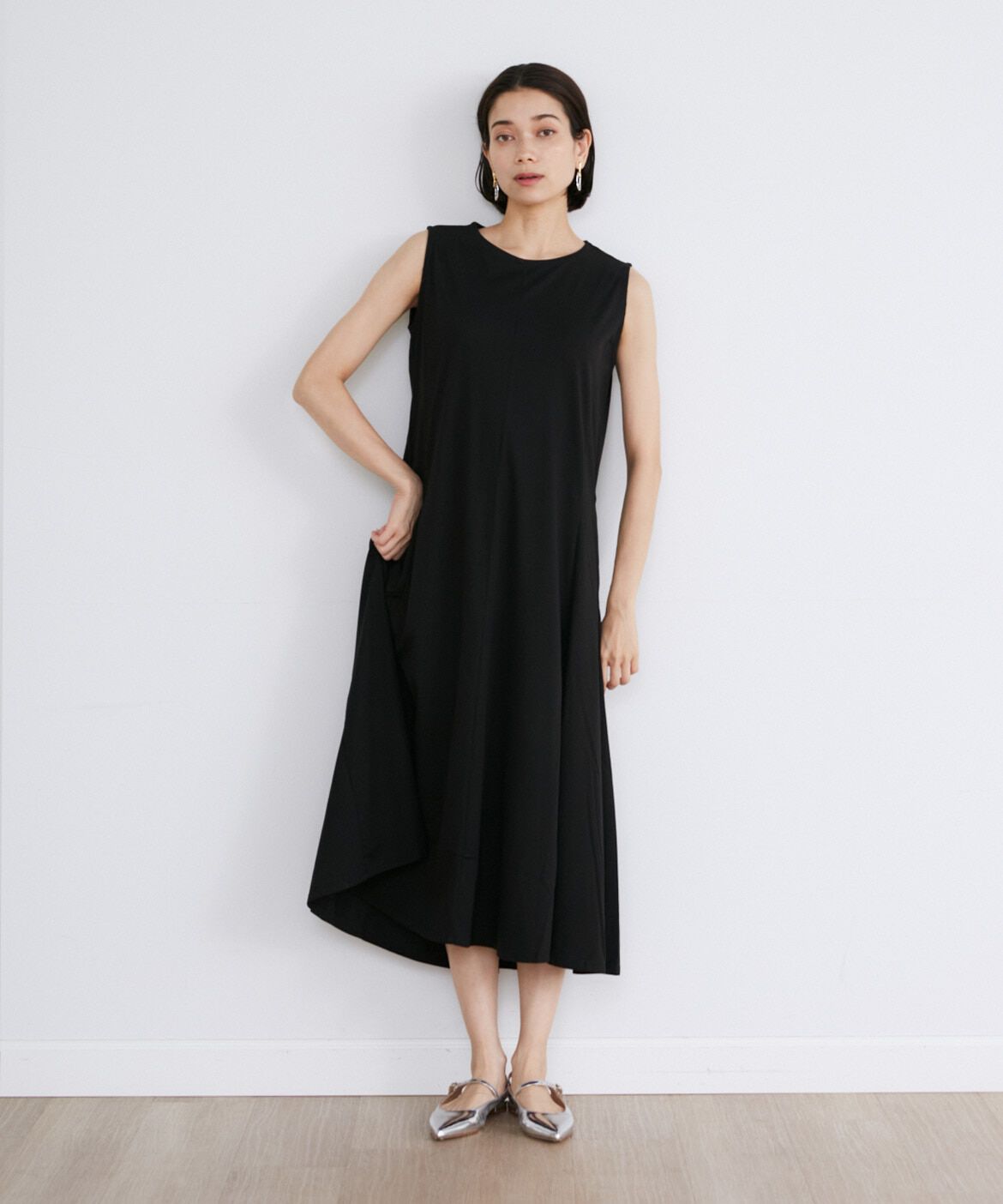 INED「《大きいサイズ》ノースリーブフレアワンピース」|ワンピース|