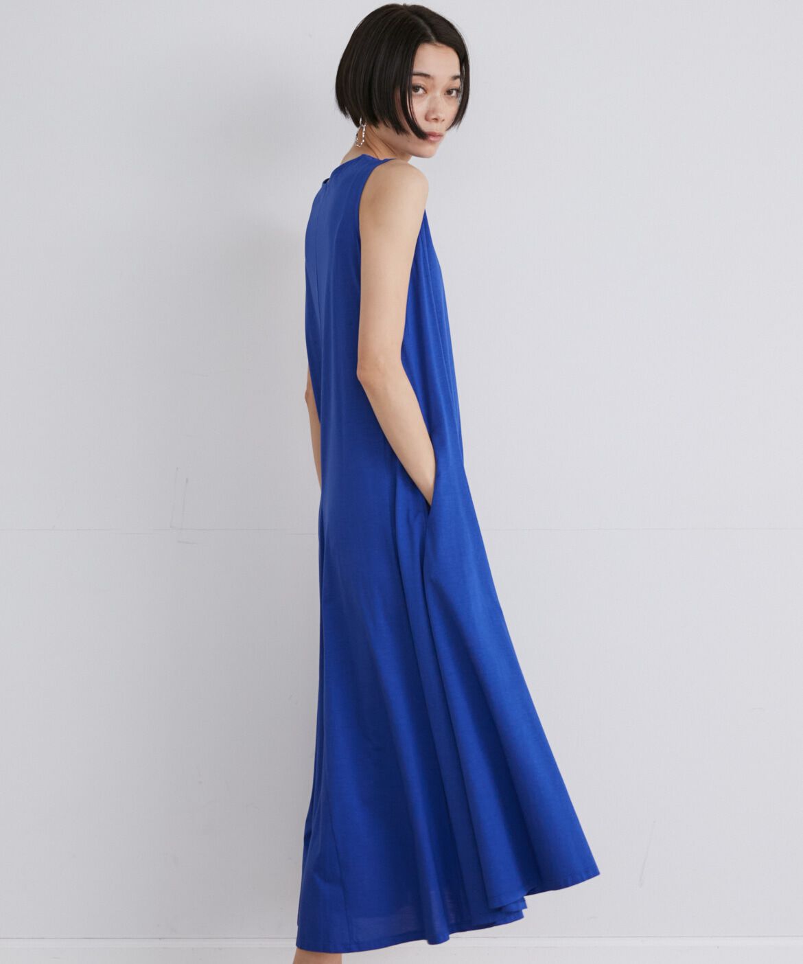 INED「《大きいサイズ》ノースリーブフレアワンピース」|ワンピース|