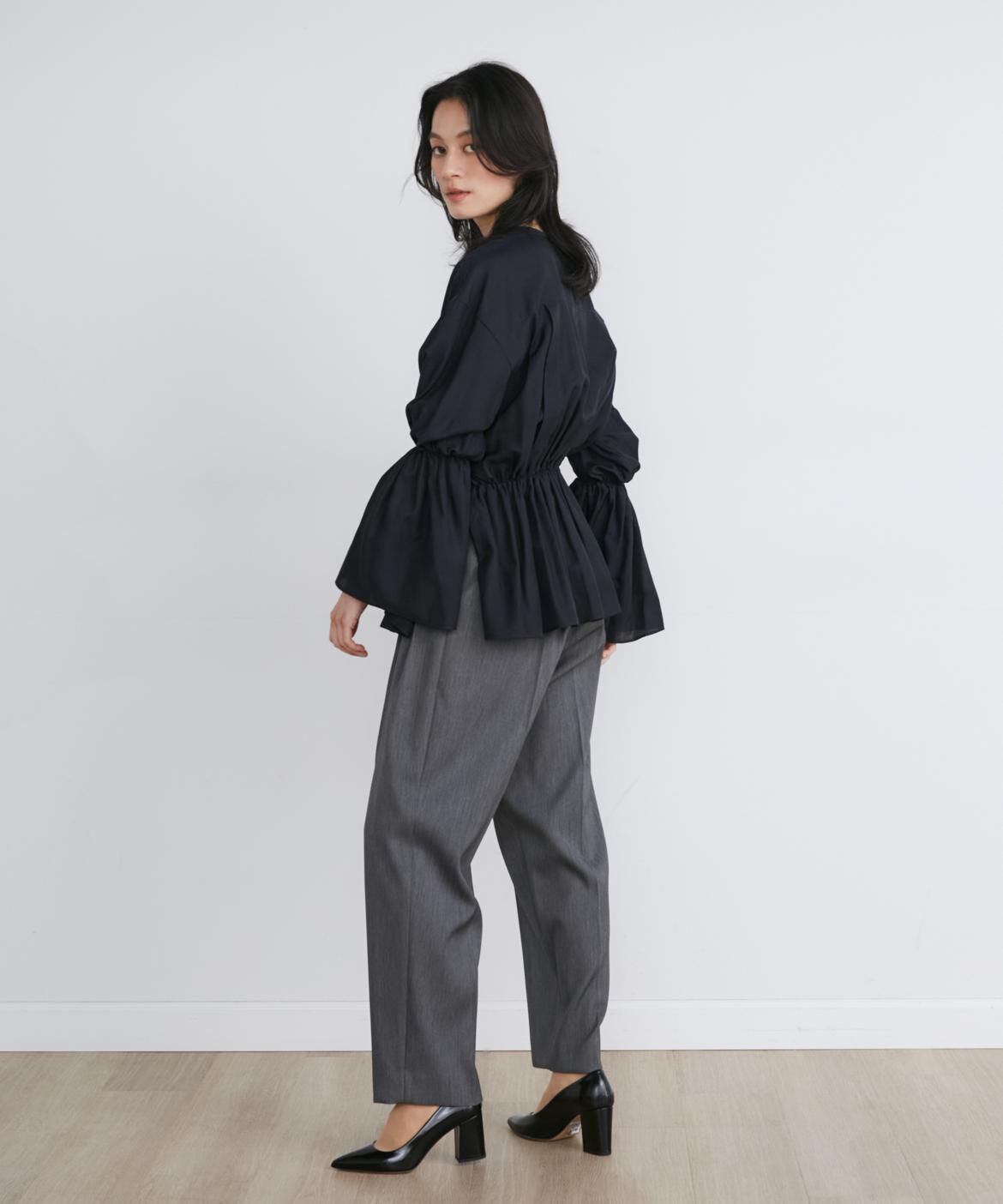 INED「シャーリングギャザーブラウス《la veille by SUPERIOR CLOSET》」|シャツ・ブラウス|