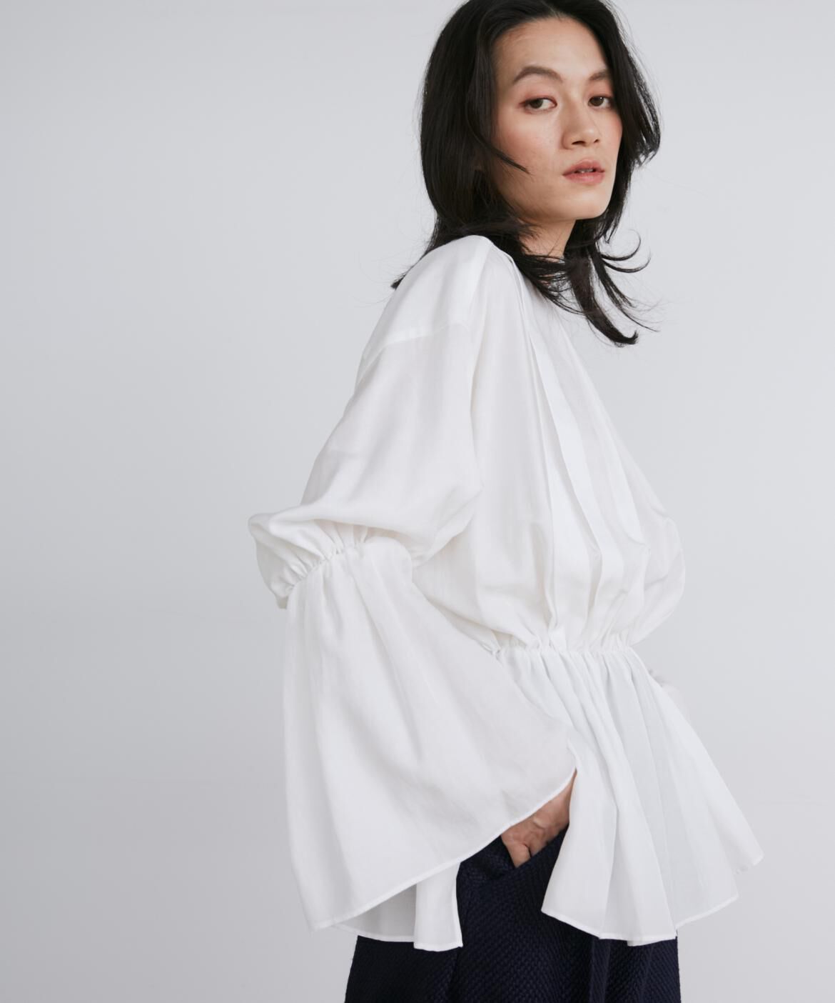 INED「シャーリングギャザーブラウス《la veille by SUPERIOR CLOSET》」|シャツ・ブラウス|