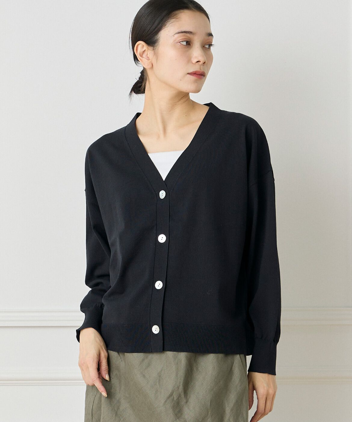 INED「Vネックカーディガン」|カーディガン|ネイビー