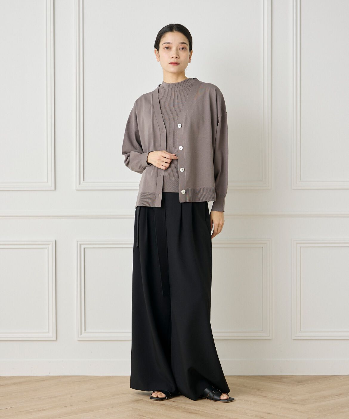 INED「Vネックカーディガン」|カーディガン|