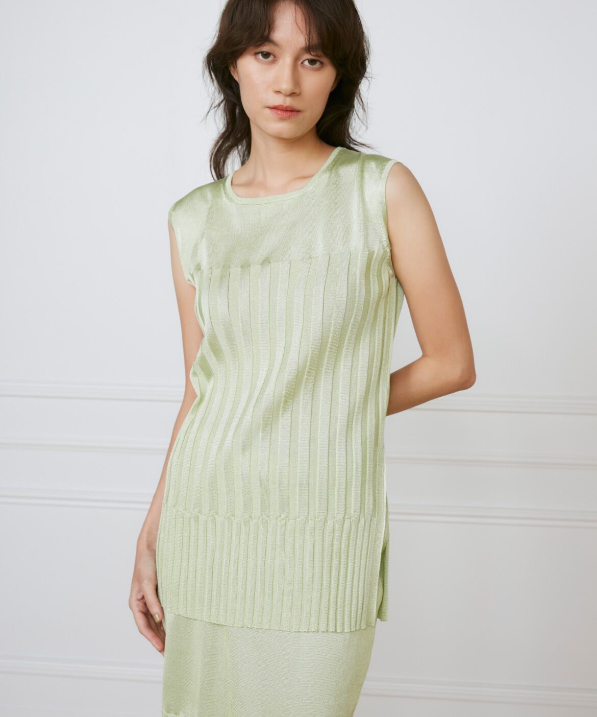 INED「シャイニーヤーンプルオーバー 《la veille by SUPERIOR CLOSET》」|ニット・セーター|キミドリ1