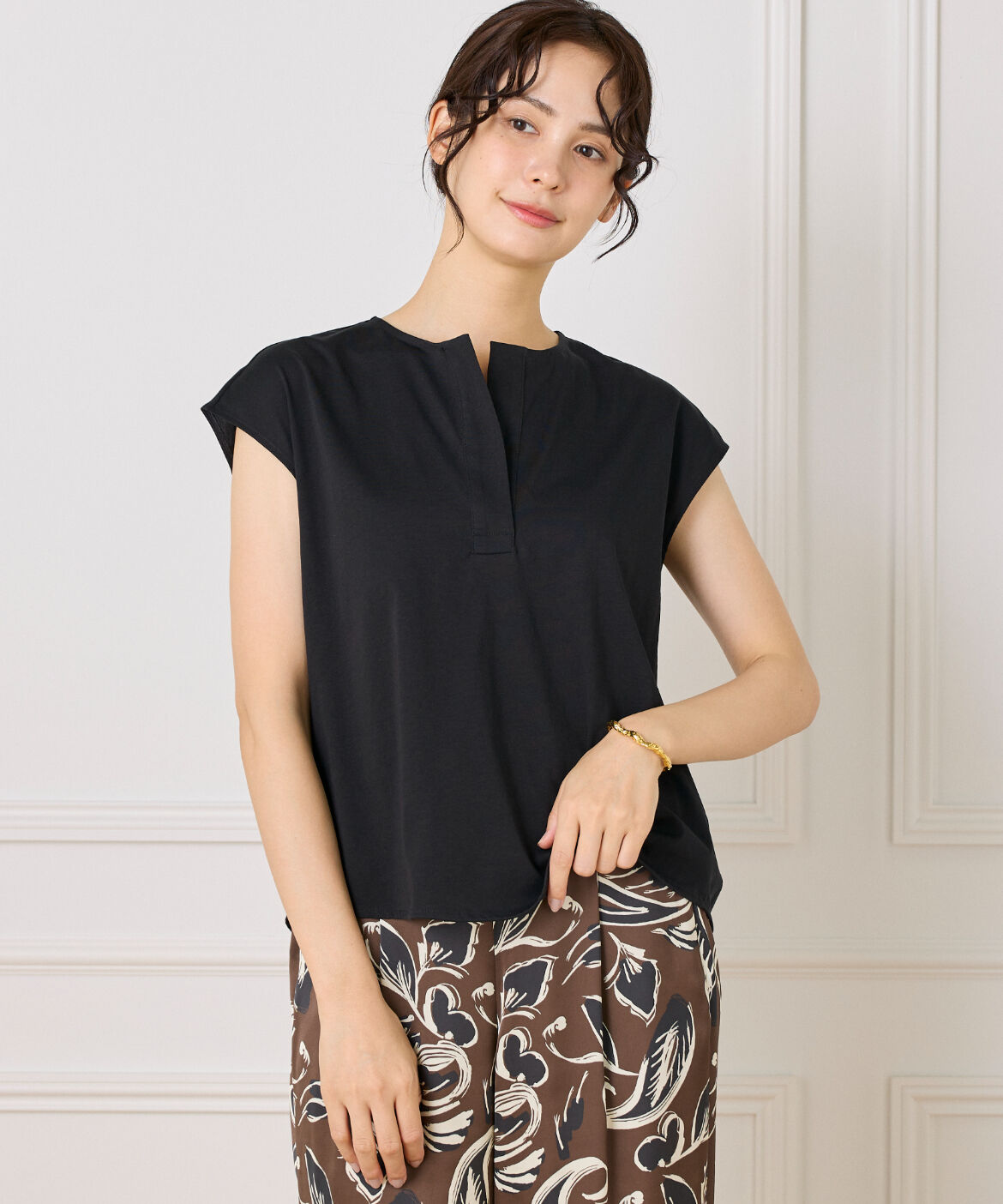 INED「スキッパーデザイントップス」|Tシャツ・カットソー|ブラック