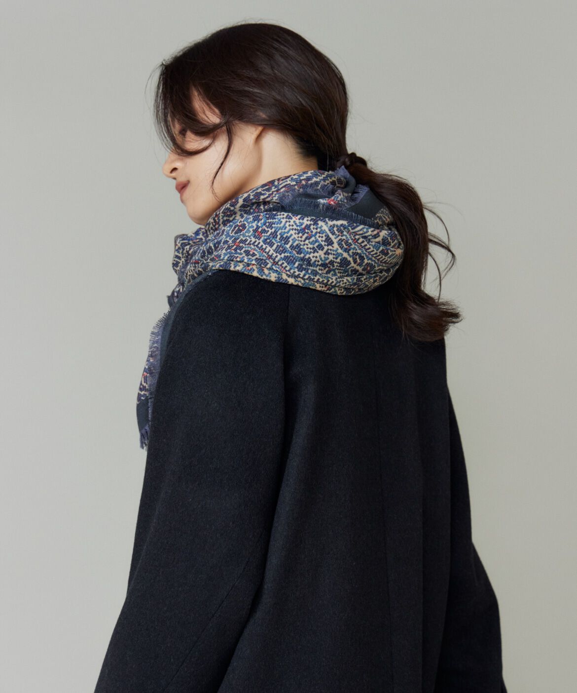 FAVORITE SUKINAMONO「Large Dina Scarf 大判スカーフ《Tapis Noir》」|ストール|