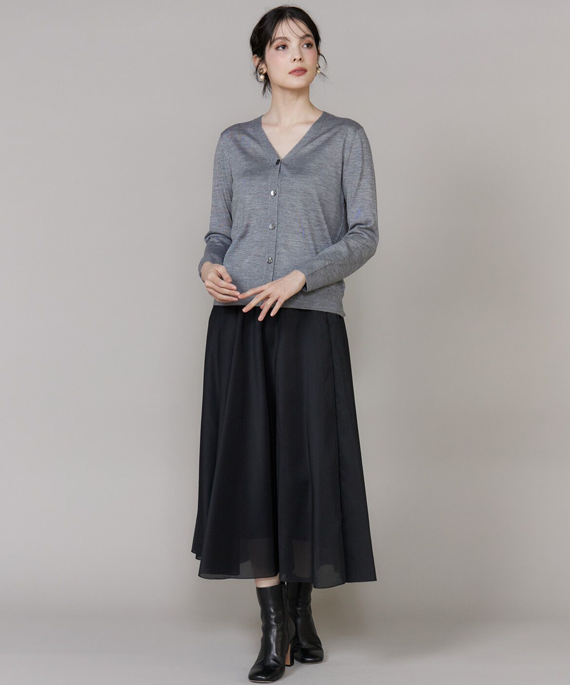 INED「《CONTESSA》シルクカシミヤVネックカーディガン」|カーディガン|