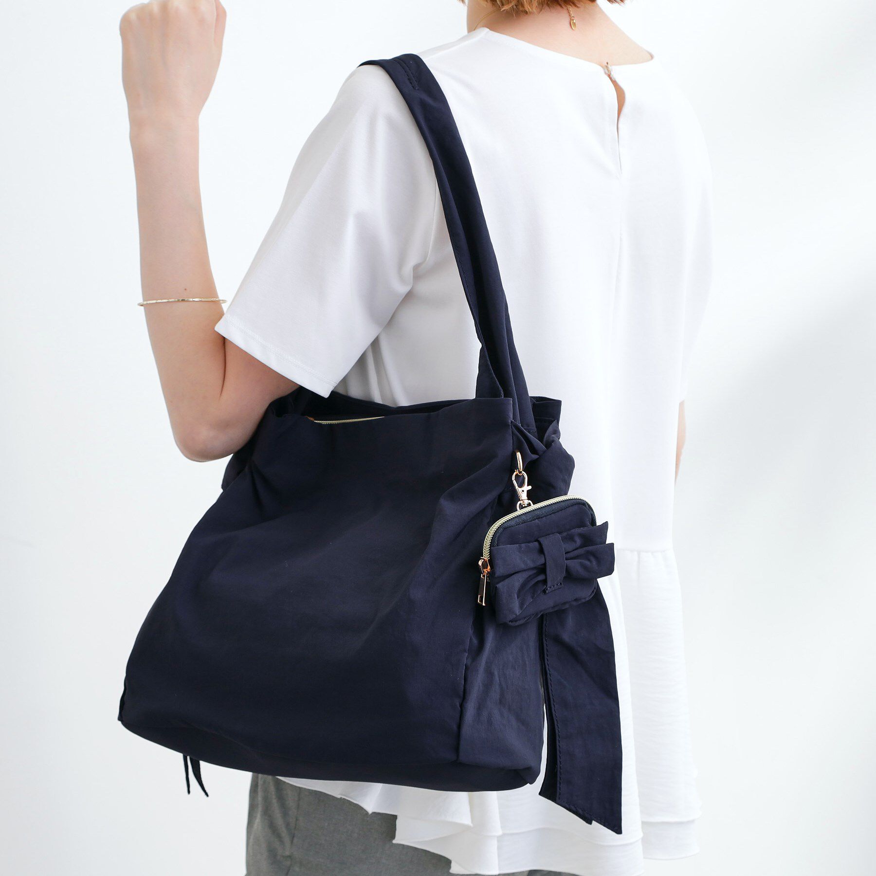 grove「【撥水】リボンチャームサイドノットショルダー」|ショルダー・メッセンジャー|ネイビー(094)