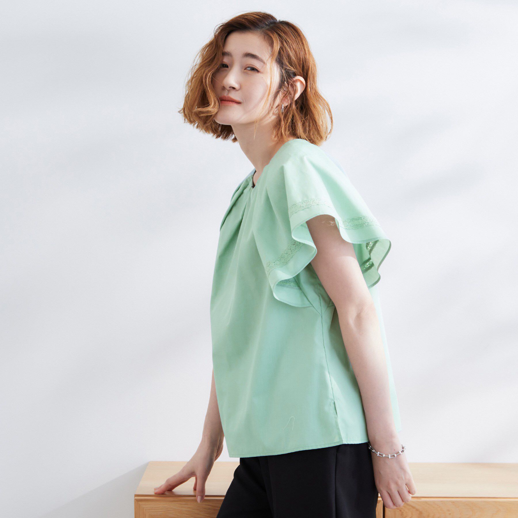 grove「【サスティナブル原料】涼し気フレアスリーブブラウス」|シャツ・ブラウス|