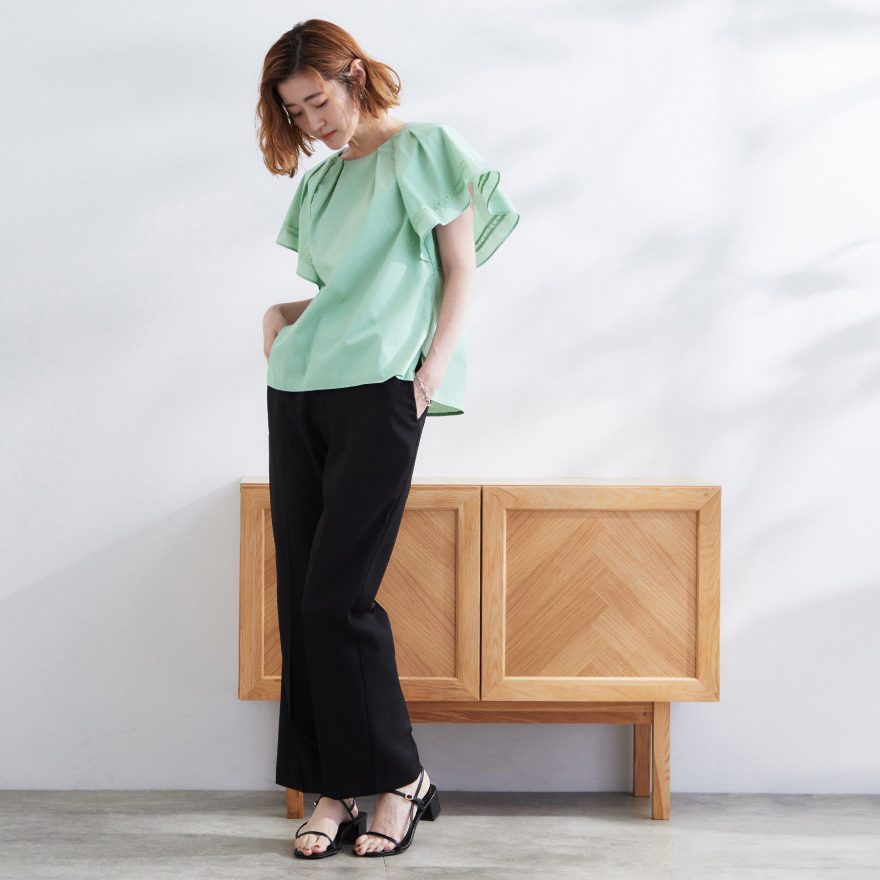 grove「【サスティナブル原料】涼し気フレアスリーブブラウス」|シャツ・ブラウス|