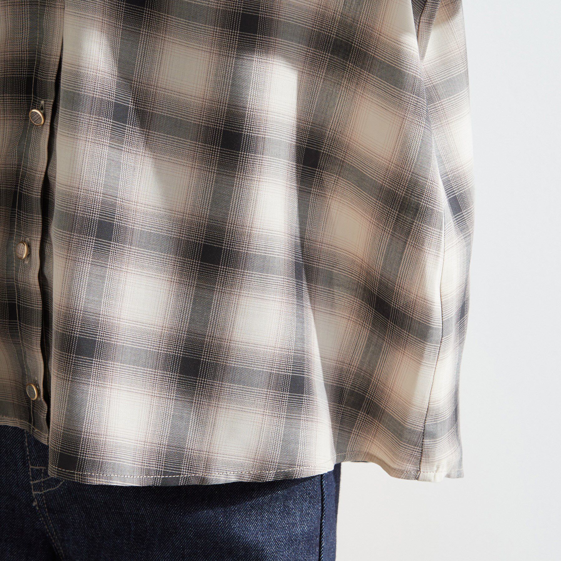 grove「衿もとすっきり一枚で映える 涼しげ秋色チェックブラウス」|シャツ・ブラウス|