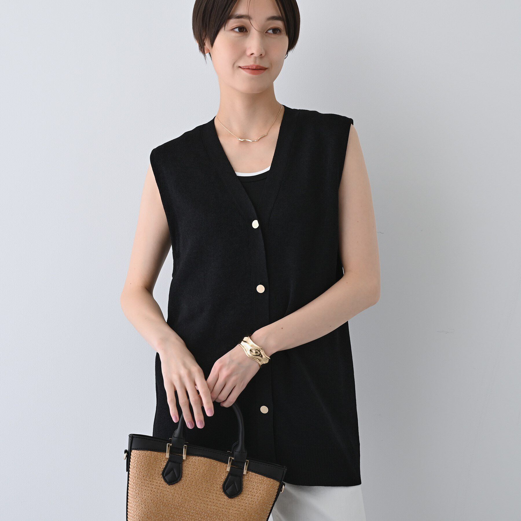 INDIVI「【コットンペーパー素材】ニットジレカーディガン」|ベスト・ジレ|