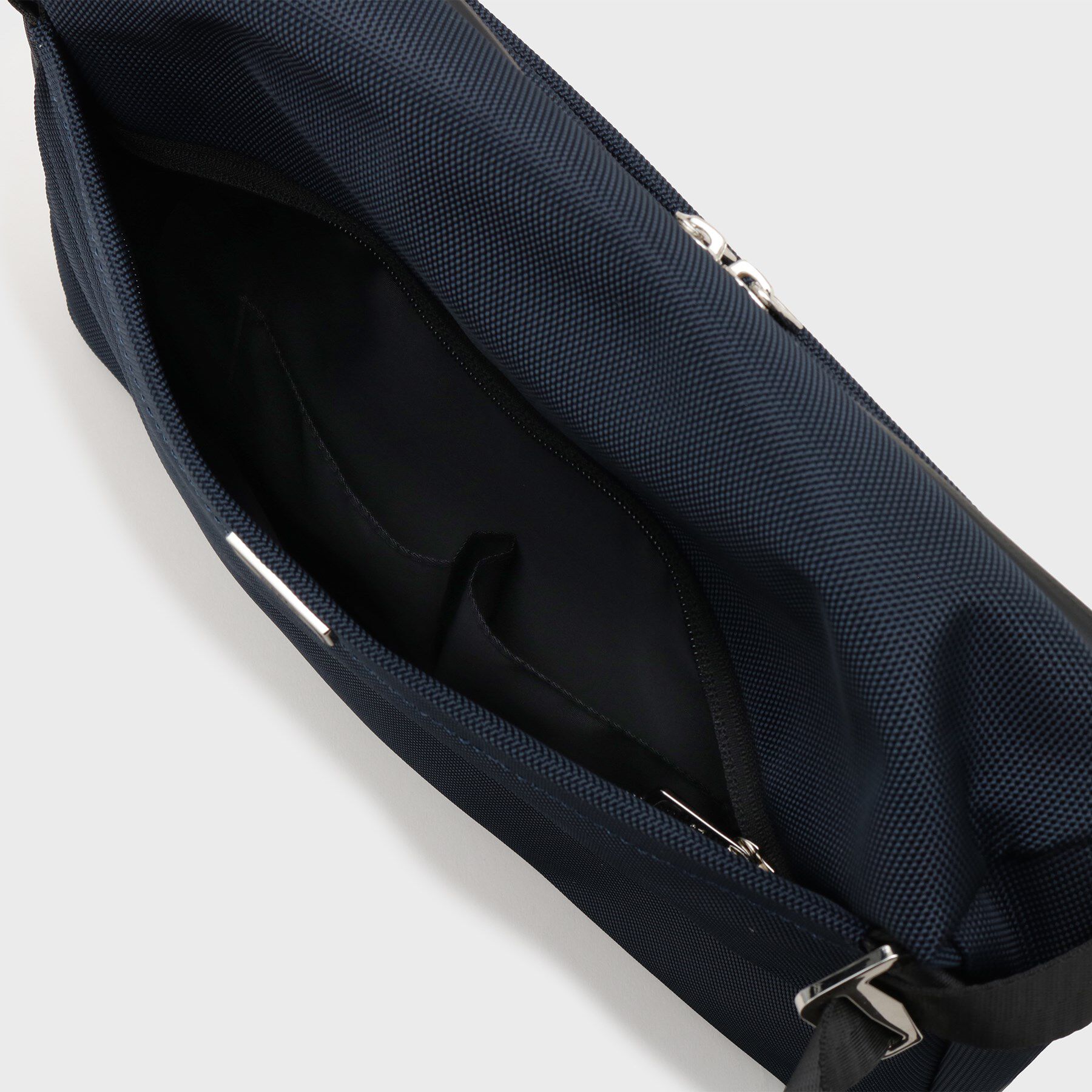 TAKEO KIKUCHI「【A4サイズ／横型】エクスパンドショルダー（L）」|ショルダー・メッセンジャー|