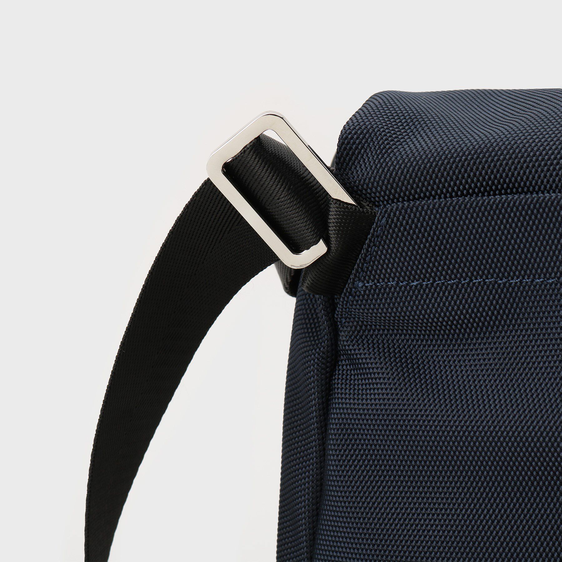 TAKEO KIKUCHI「【A4サイズ／横型】エクスパンドショルダー（L）」|ショルダー・メッセンジャー|