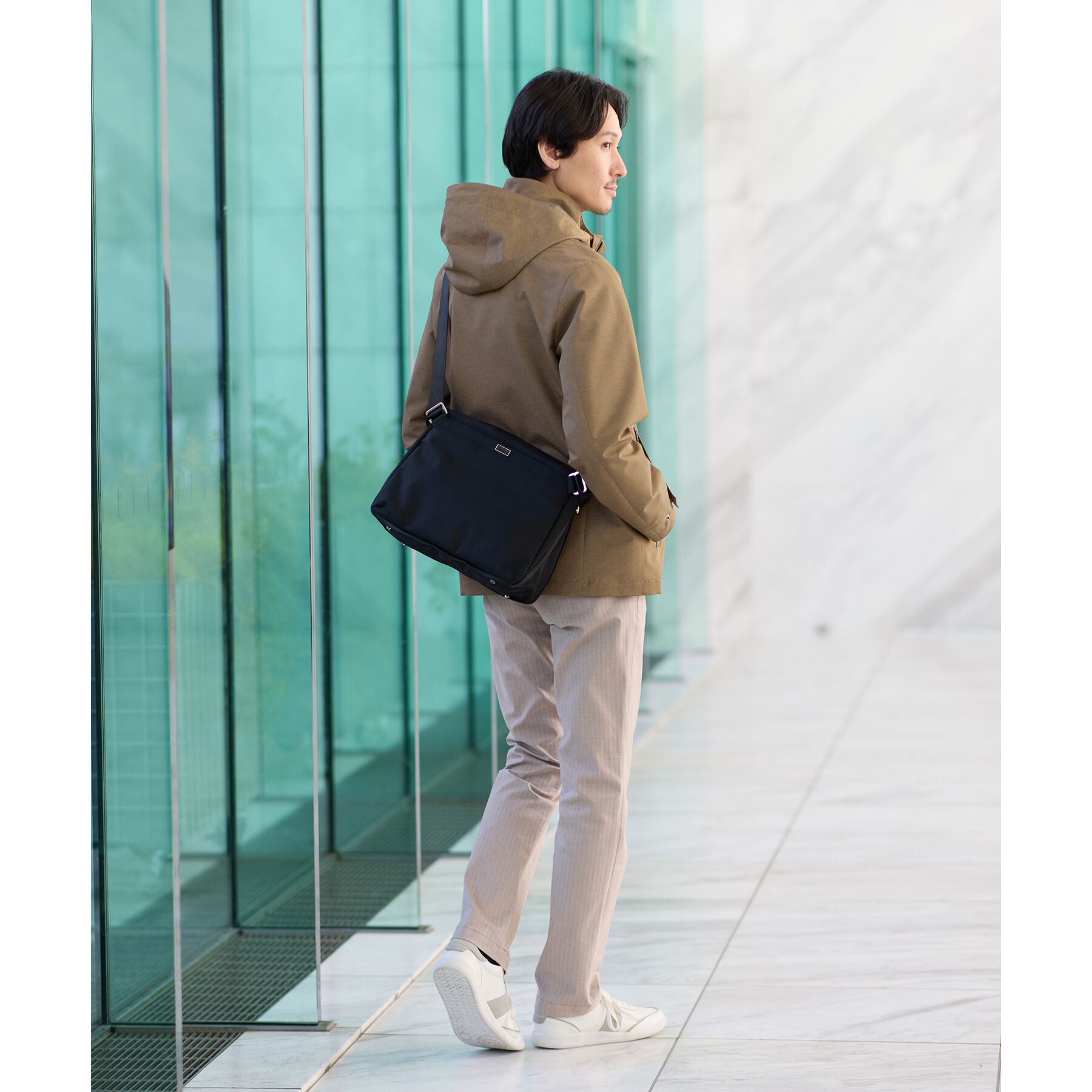 TAKEO KIKUCHI「【A4サイズ／横型】エクスパンドショルダー（L）」|ショルダー・メッセンジャー|