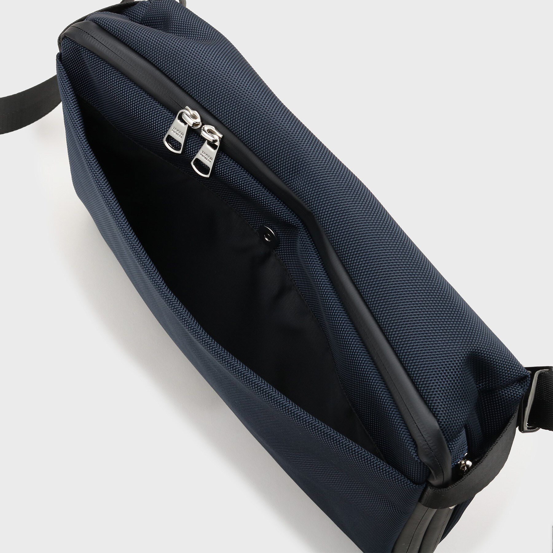 TAKEO KIKUCHI「【A4サイズ／横型】エクスパンドショルダー（L）」|ショルダー・メッセンジャー|