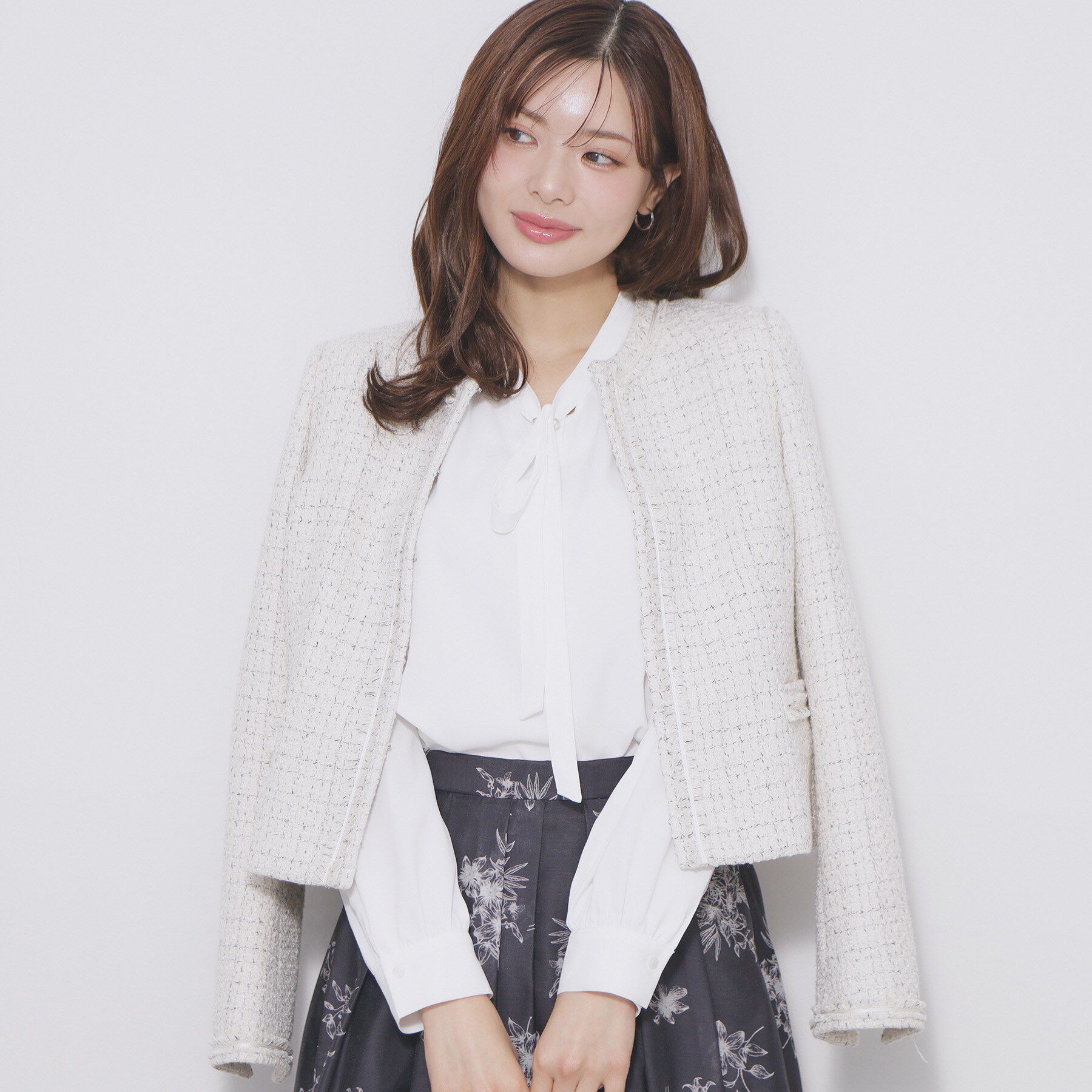 index「フェイクパールピンボウタイブラウス【洗濯機OK/イージーアイロン/ストレッチ】《XS-LL》」|シャツ・ブラウス|