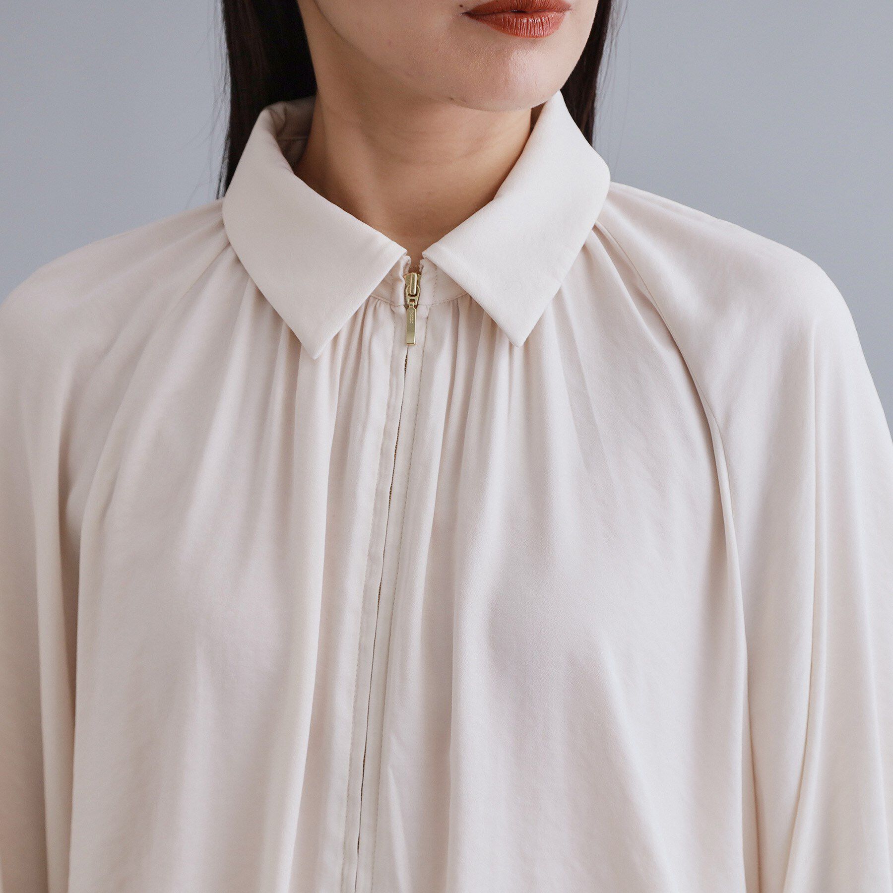 OPAQUE.CLIP「【es】ヴィンテージサテン ボリュームジップブラウス【洗濯機OK】」|シャツ・ブラウス|