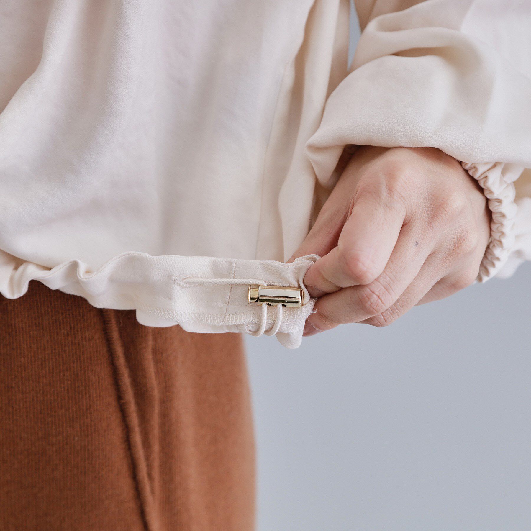 OPAQUE.CLIP「【es】ヴィンテージサテン ボリュームジップブラウス【洗濯機OK】」|シャツ・ブラウス|