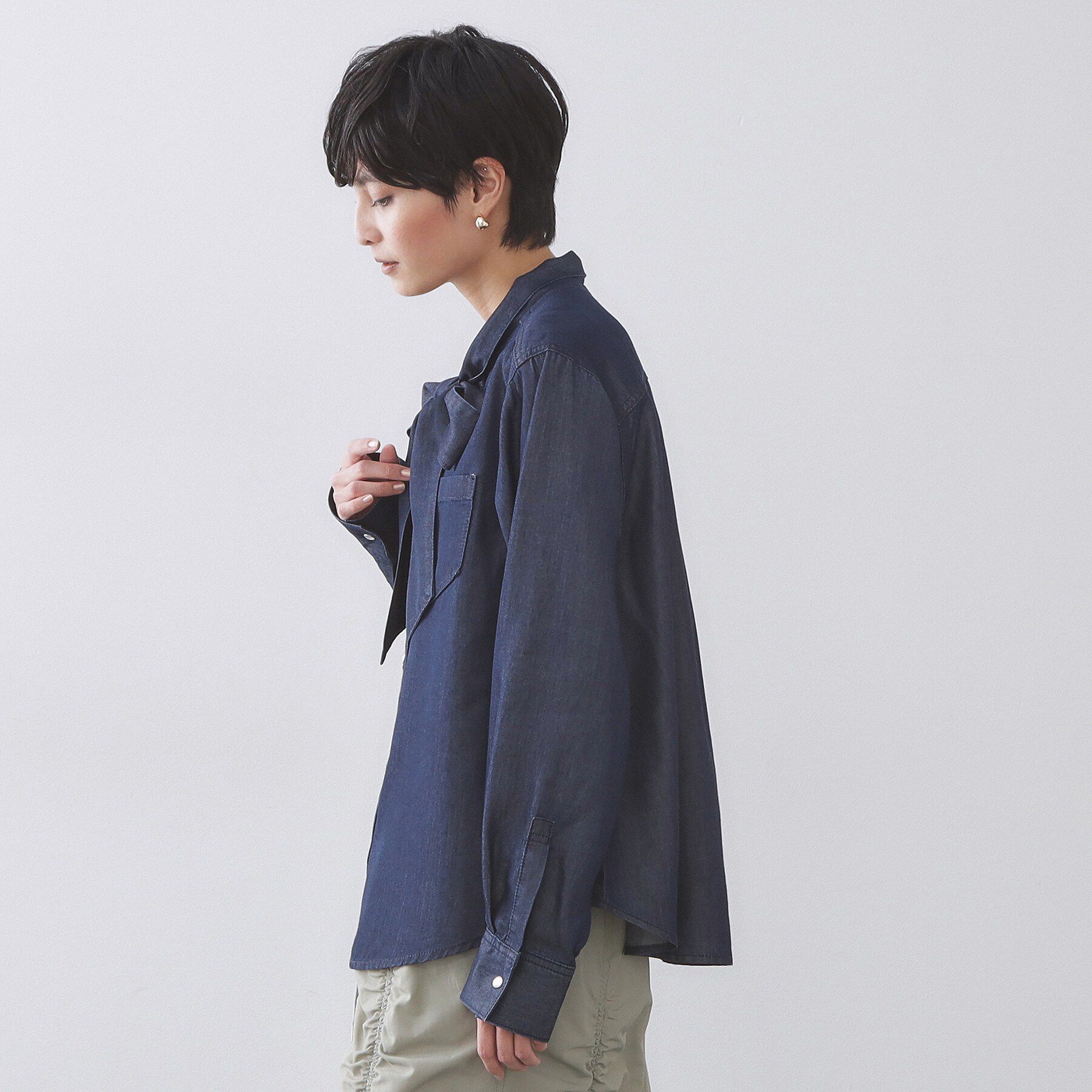 OPAQUE.CLIP「セルロース混デニムボウタイブラウス【洗濯機OK】」|シャツ・ブラウス|