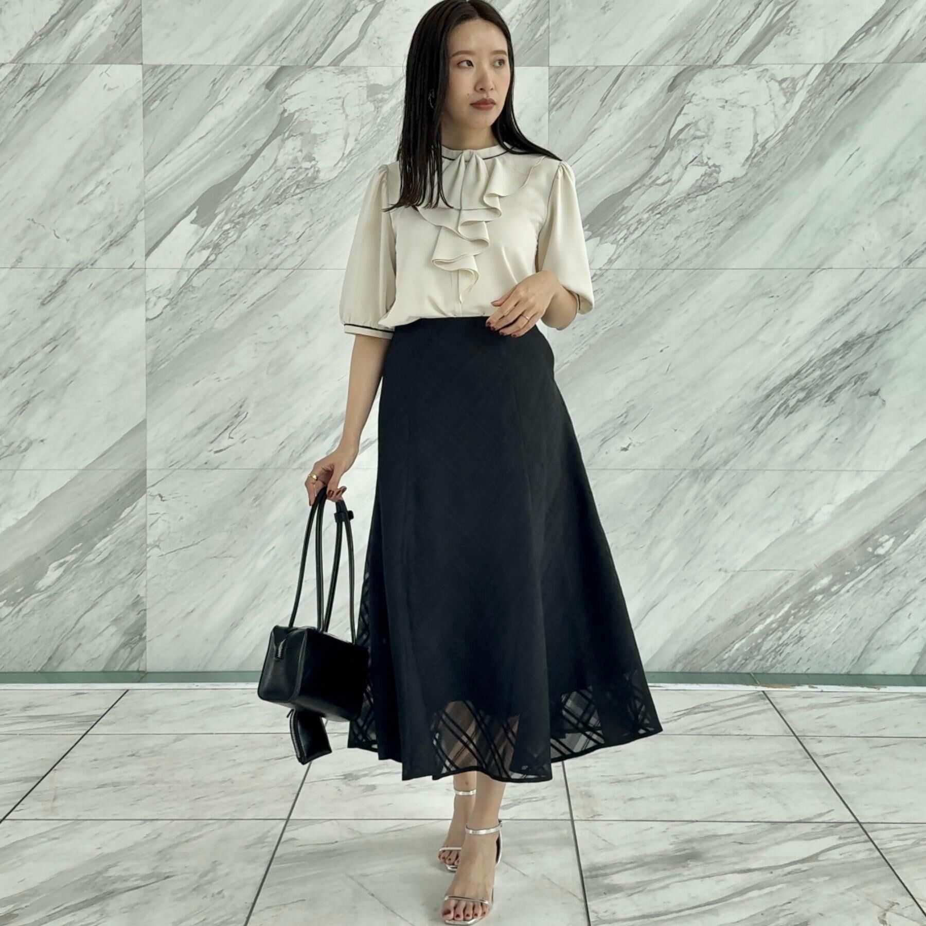 Couture broach「【華やか・5分袖・通勤】配色フリルタイブラウス」|シャツ・ブラウス|